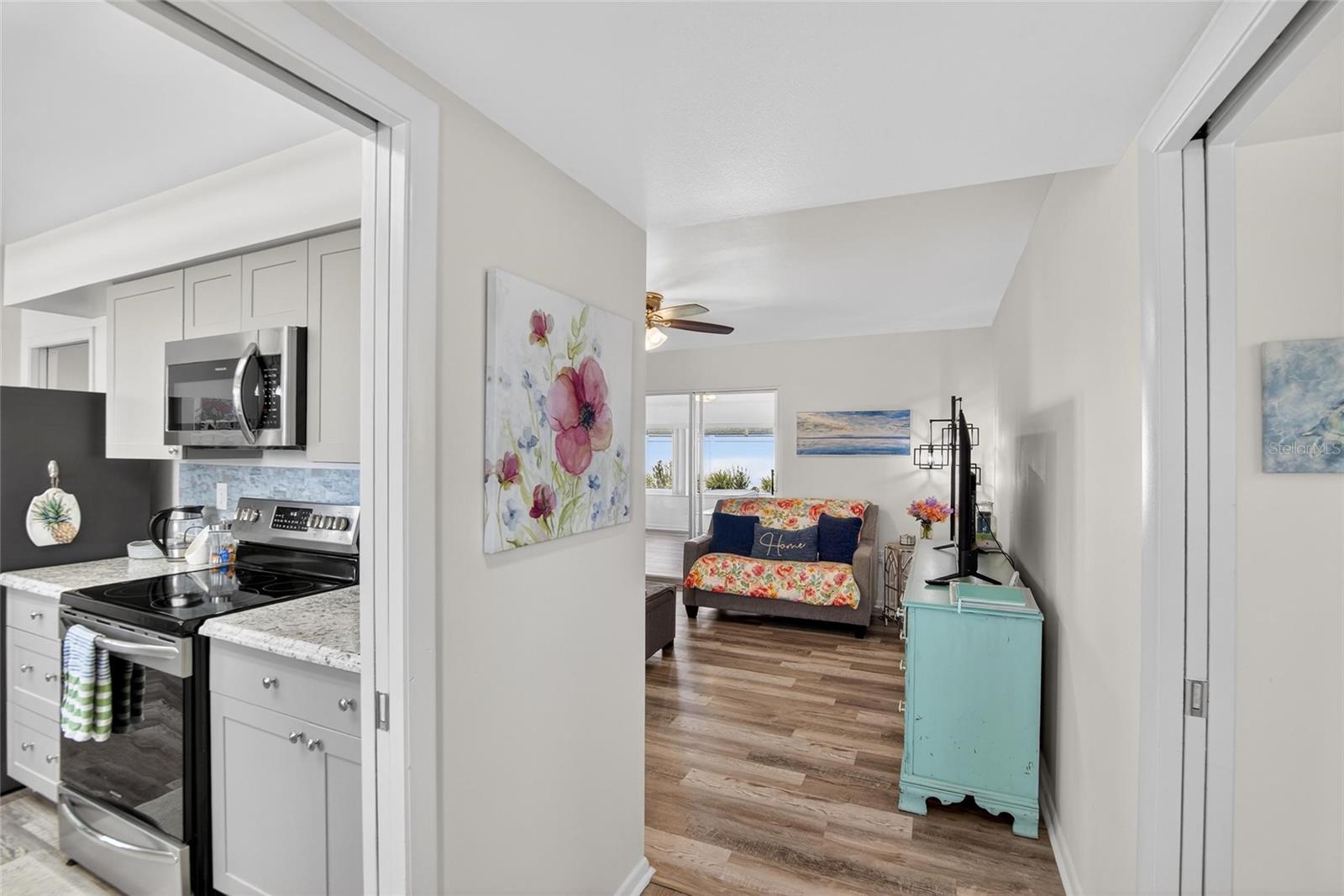 809 OAKMONT AVE — photo 10