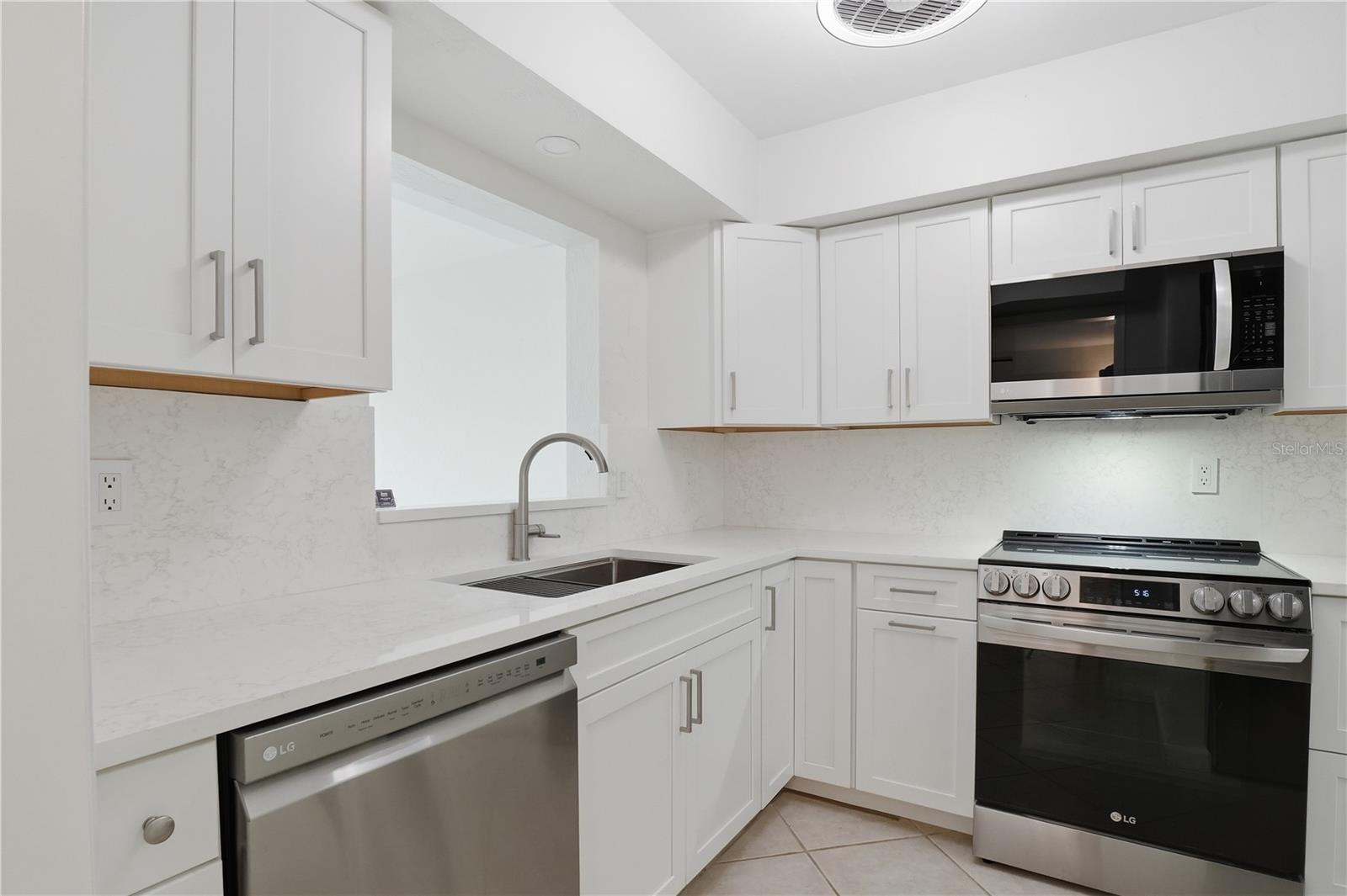 7860 PALM AIRE LN #103 — photo 5