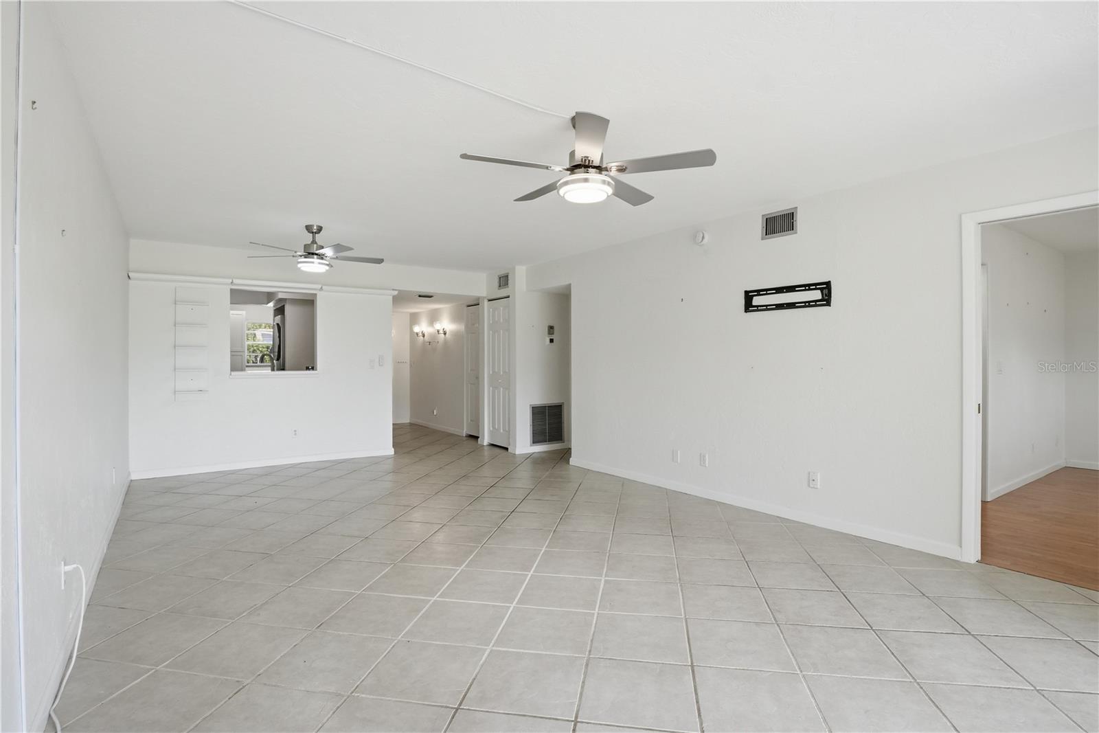 7860 PALM AIRE LN #103 — photo 8