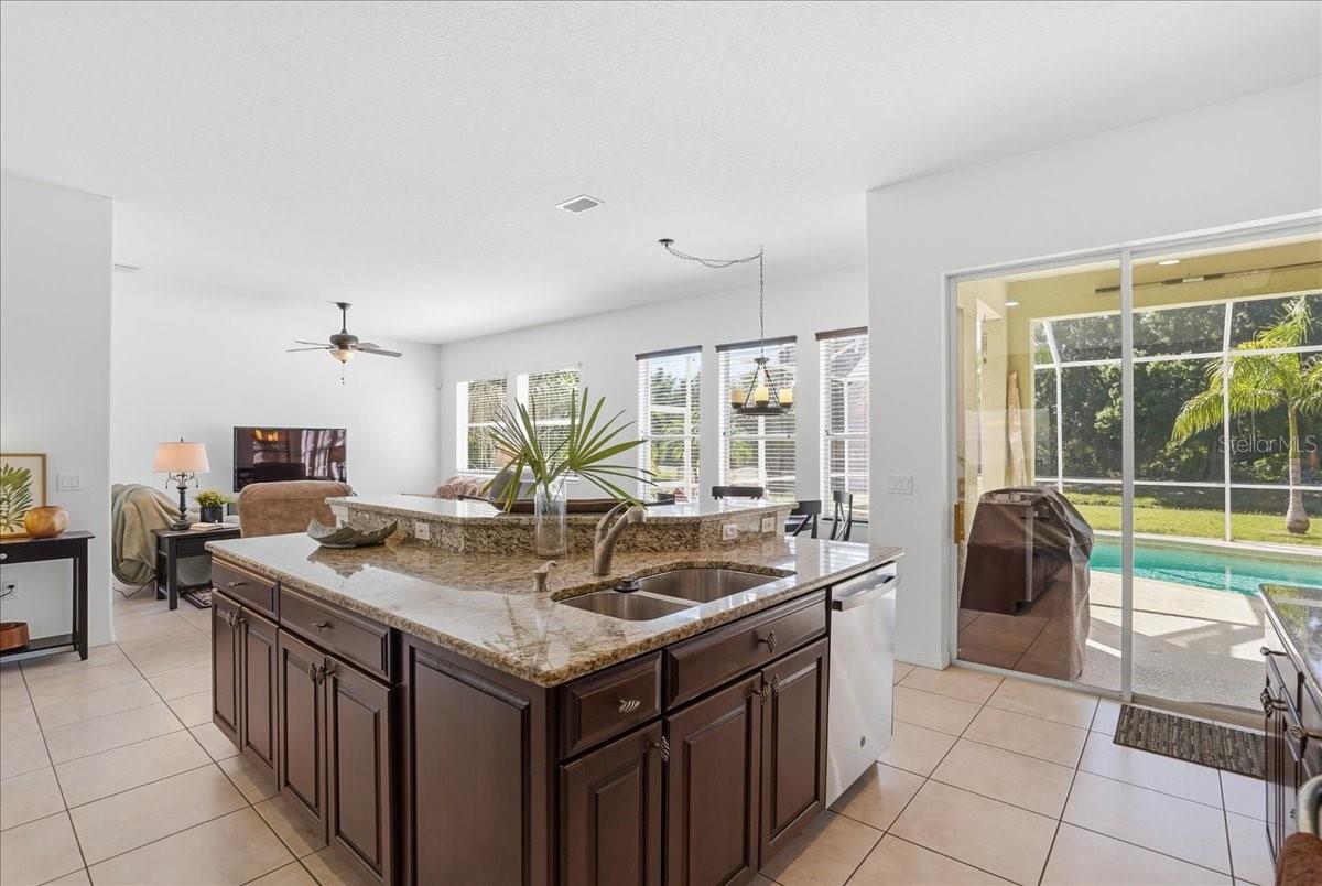5809 LEXINGTON DR — photo 14