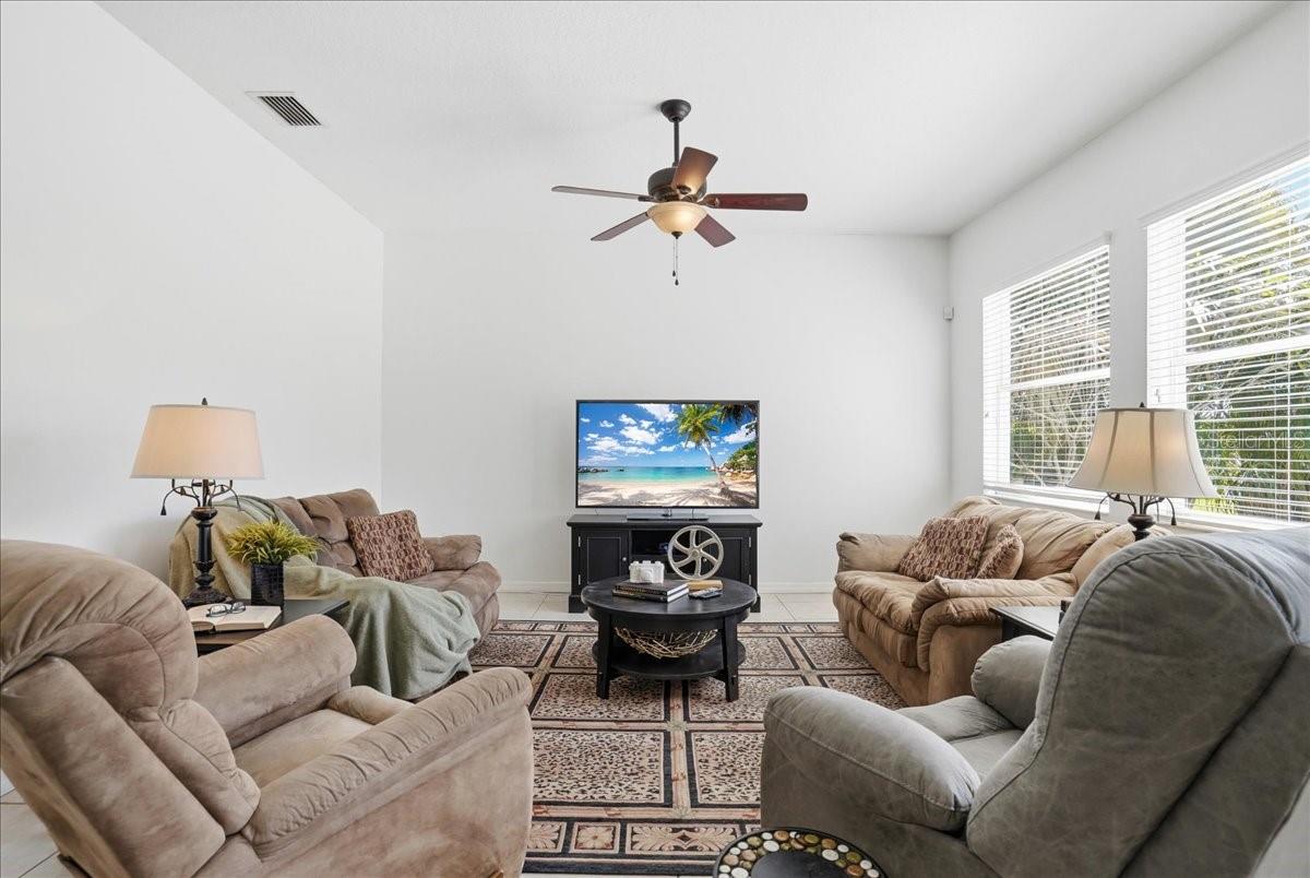 5809 LEXINGTON DR — photo 12