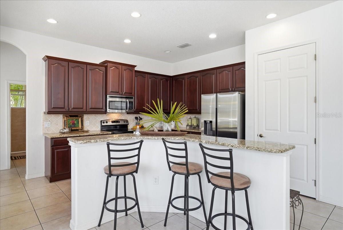 5809 LEXINGTON DR — photo 16