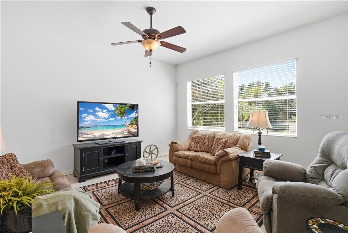 5809 LEXINGTON DR — photo 11