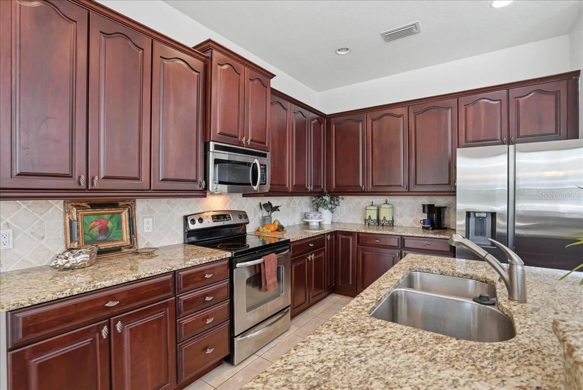 5809 LEXINGTON DR — photo 15