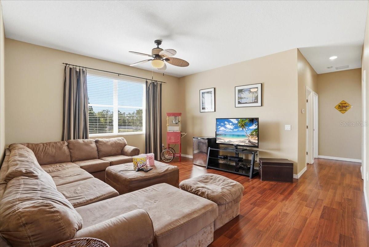 5809 LEXINGTON DR — photo 22
