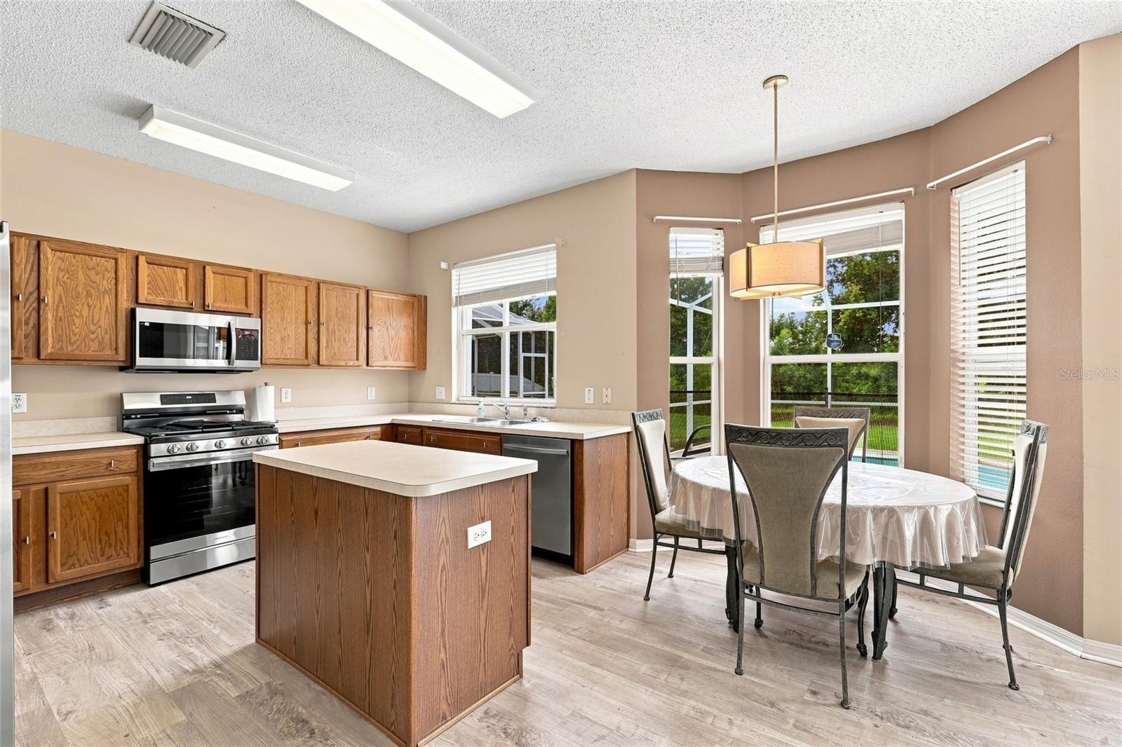 10526 BENEVA DR — photo 7