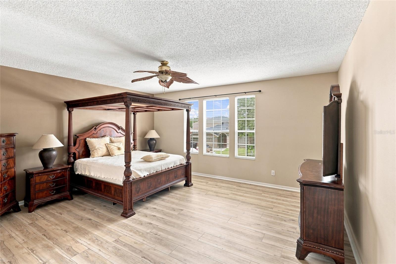 10526 BENEVA DR — photo 18