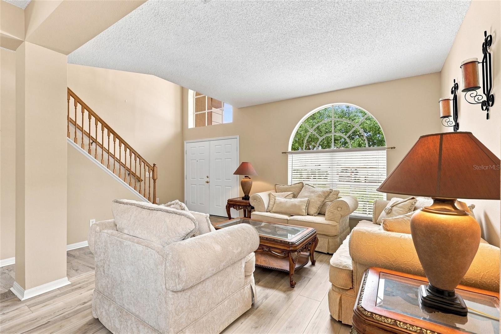10526 BENEVA DR — photo 5