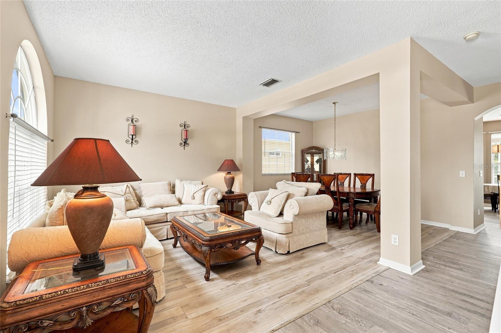 10526 BENEVA DR — photo 3