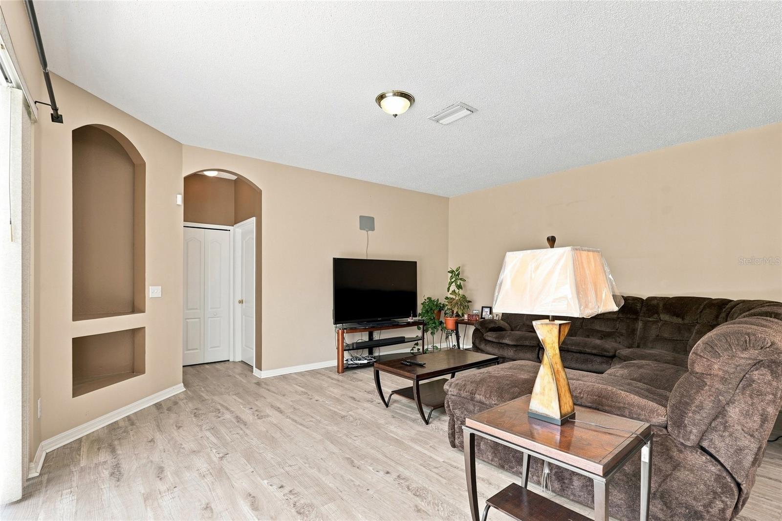 10526 BENEVA DR — photo 13