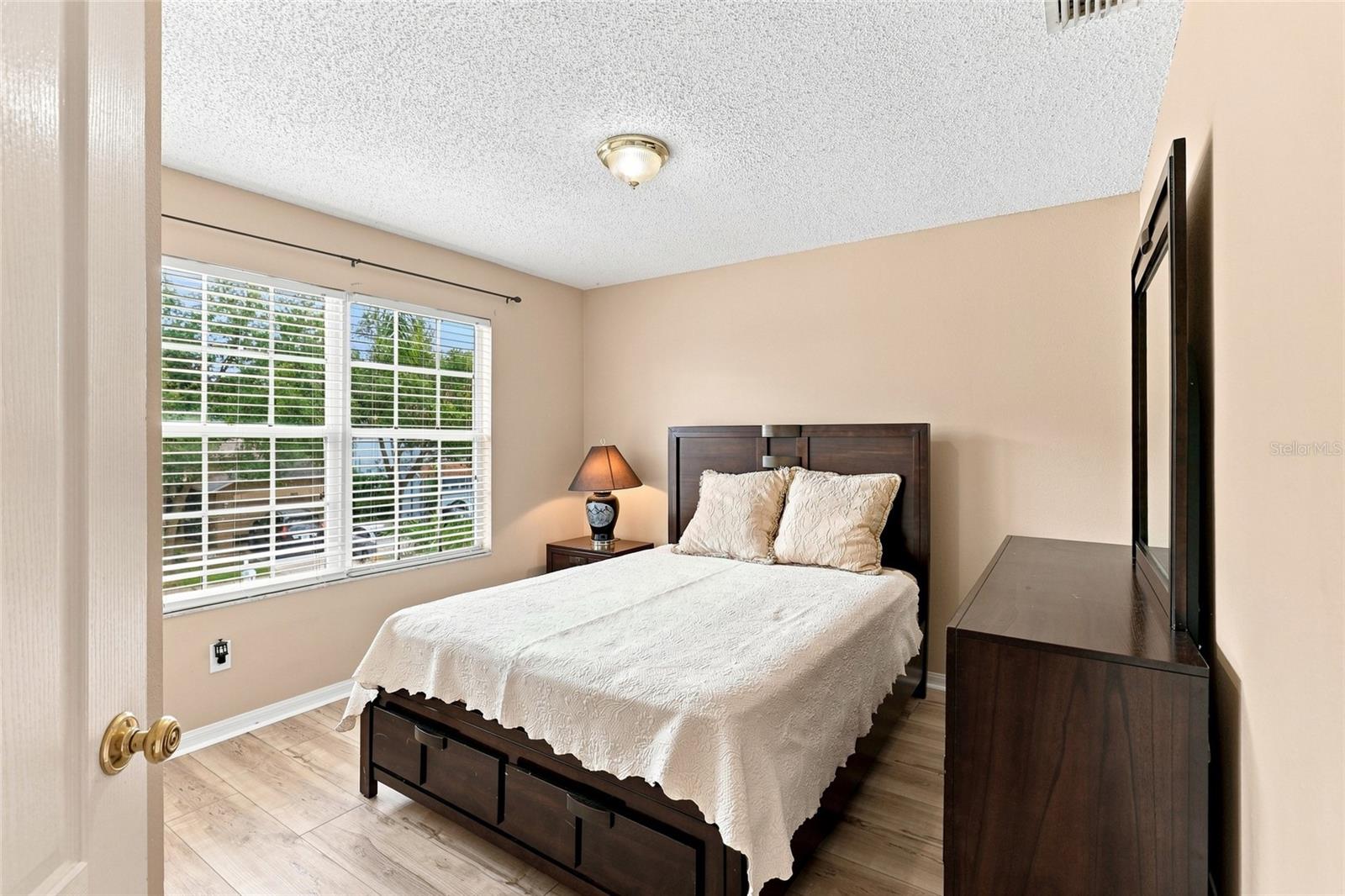 10526 BENEVA DR — photo 30