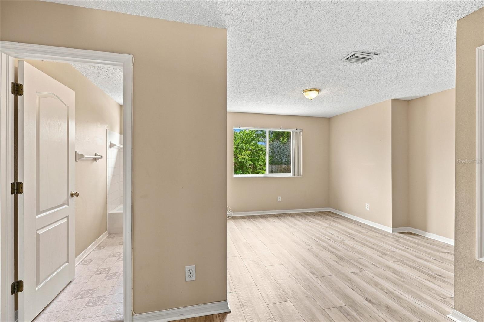 10526 BENEVA DR — photo 26