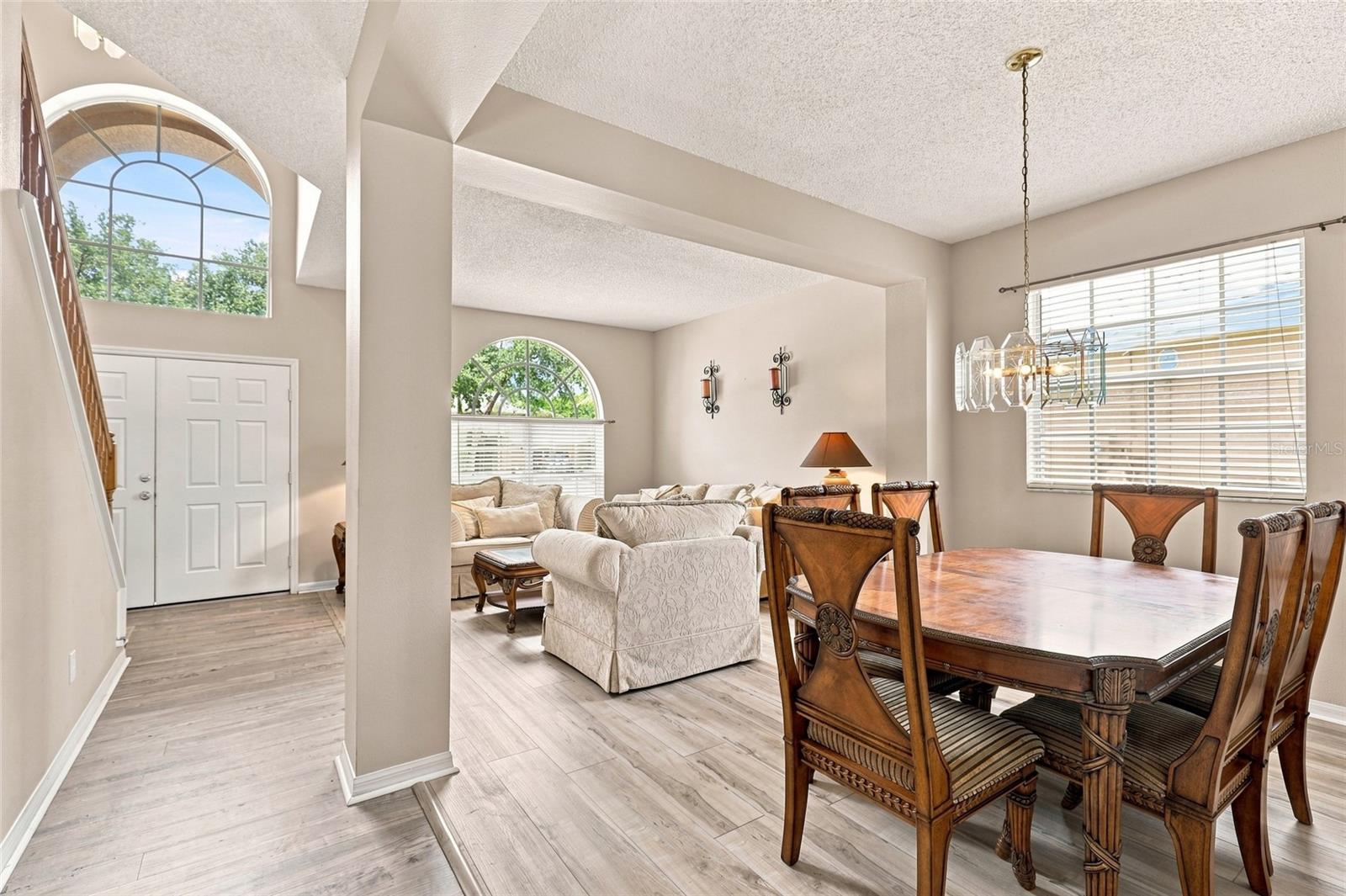 10526 BENEVA DR — photo 4