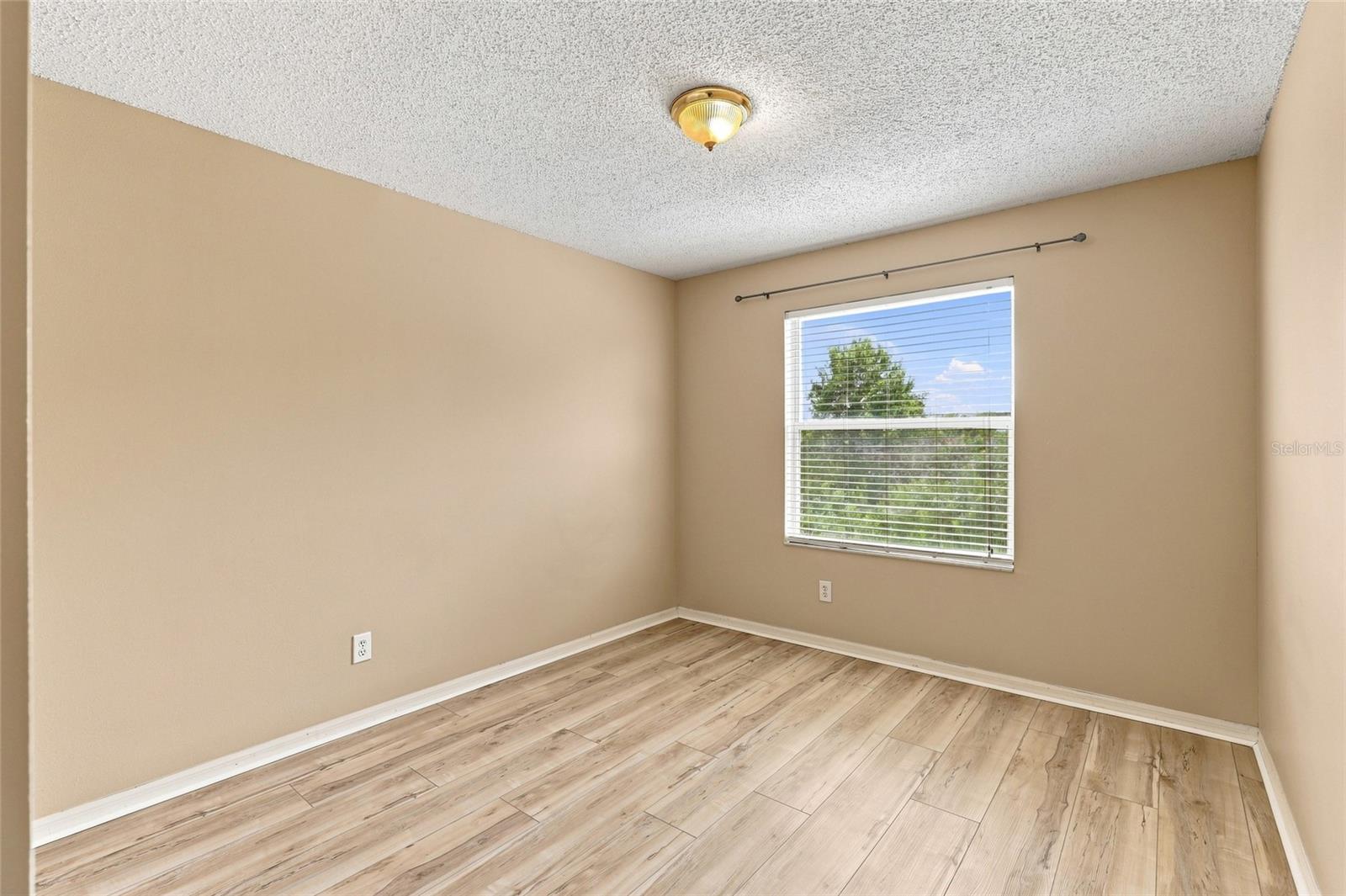 10526 BENEVA DR — photo 28