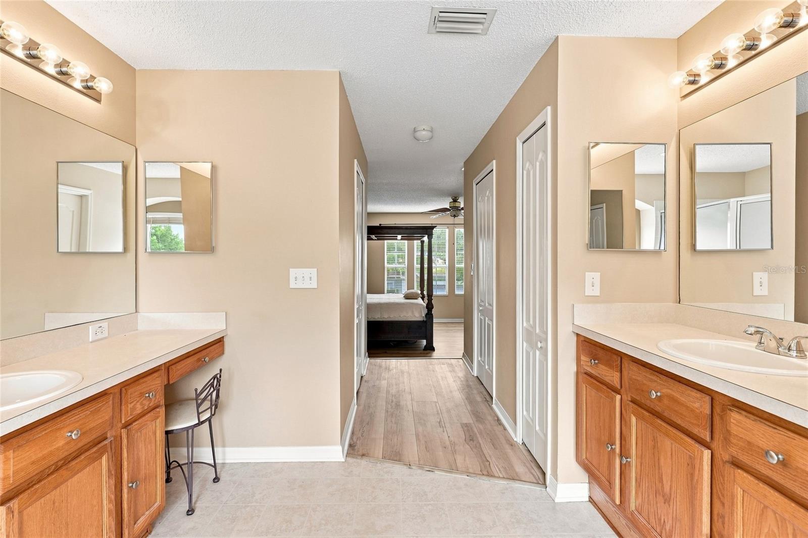 10526 BENEVA DR — photo 23