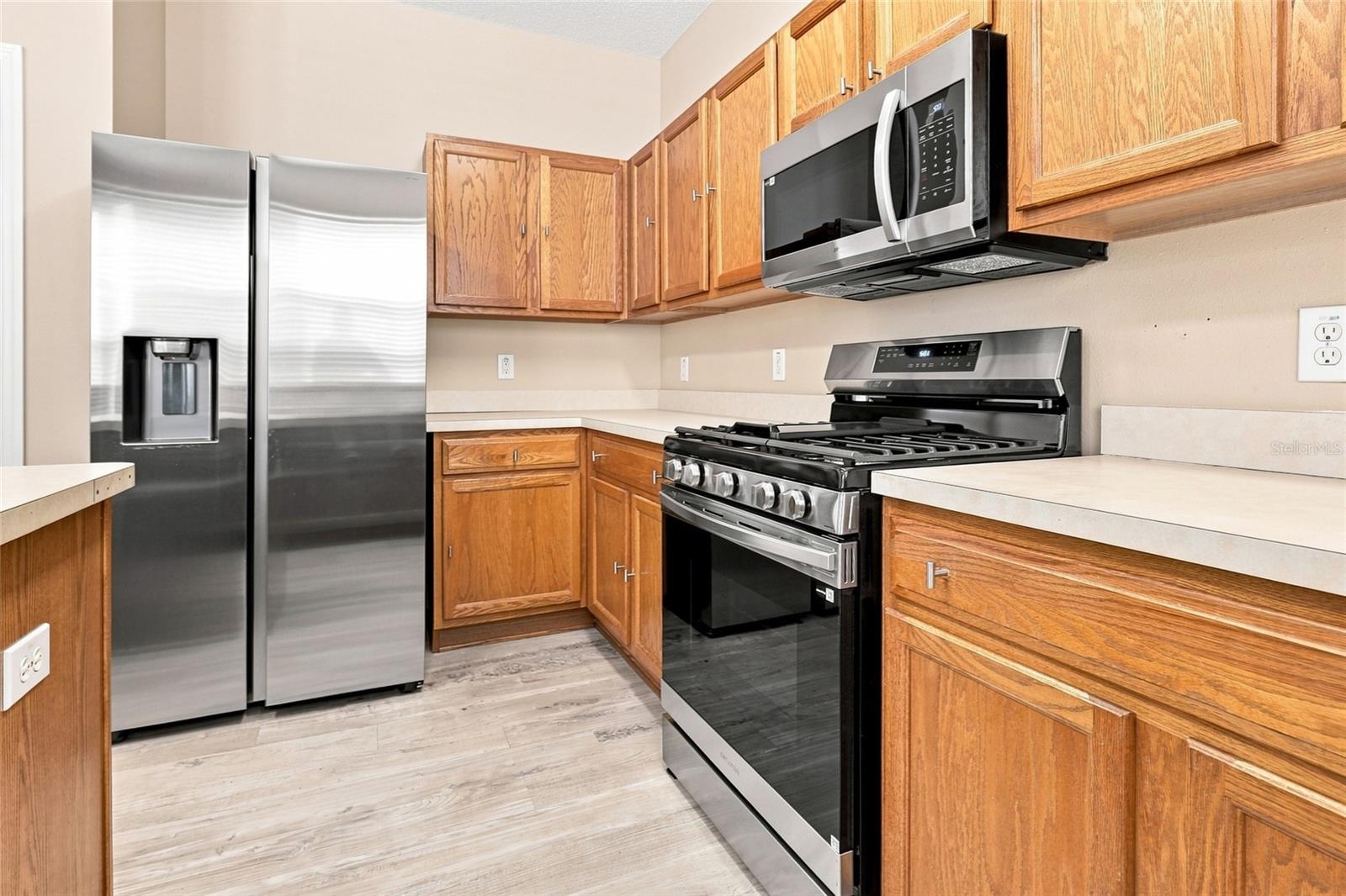 10526 BENEVA DR — photo 10