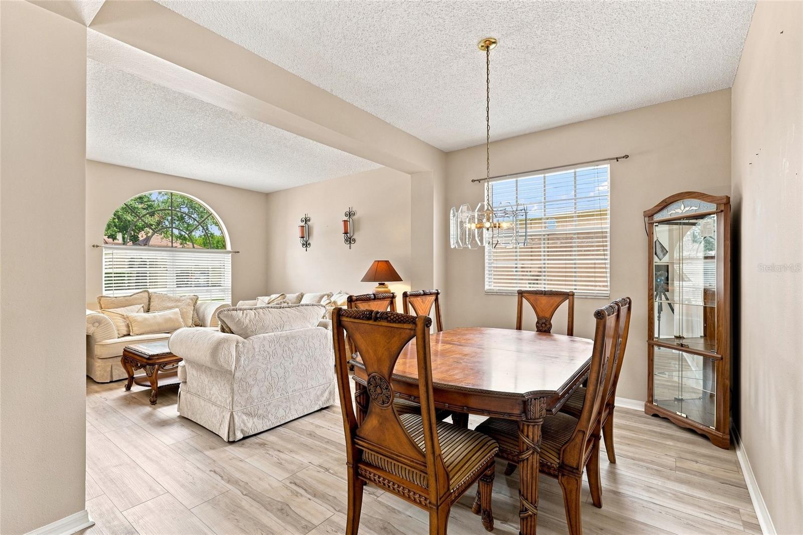 10526 BENEVA DR — photo 6