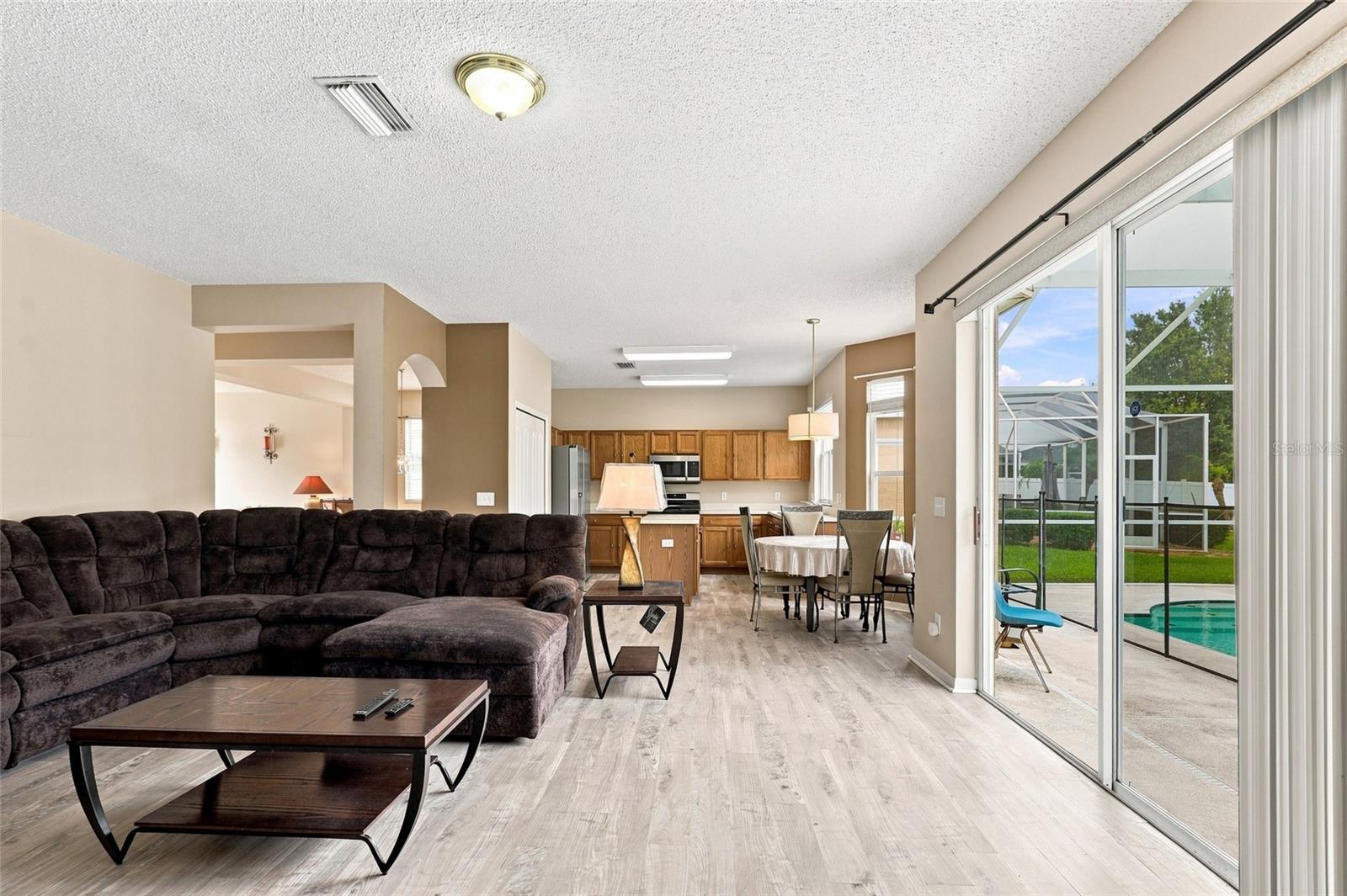 10526 BENEVA DR — photo 14