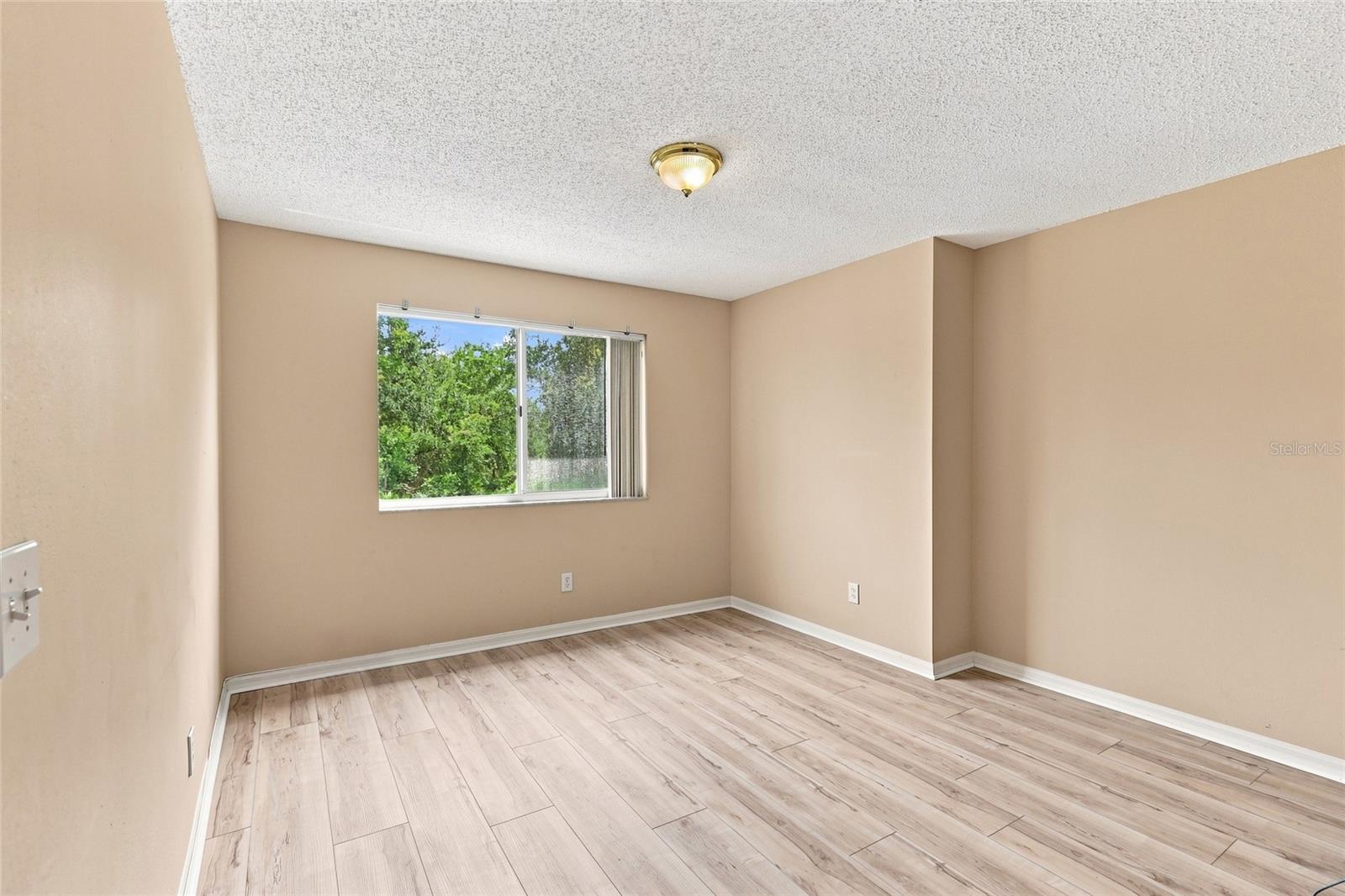 10526 BENEVA DR — photo 25
