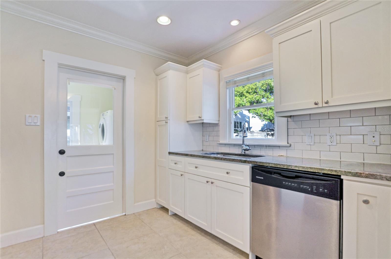 301 S AUDUBON AVE — photo 15