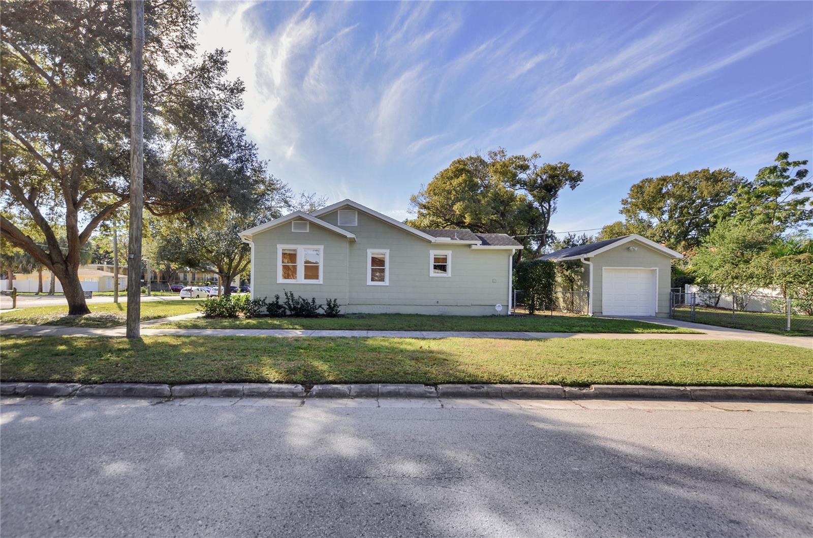 301 S AUDUBON AVE — photo 3
