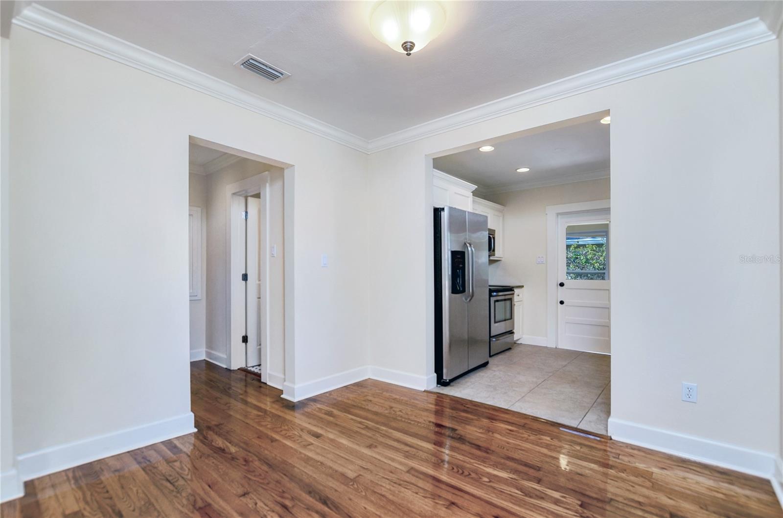 301 S AUDUBON AVE — photo 13