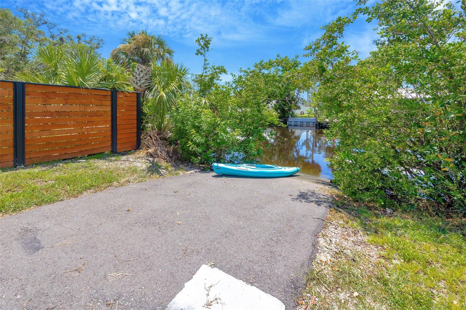 9935 RIVER DR — photo 24