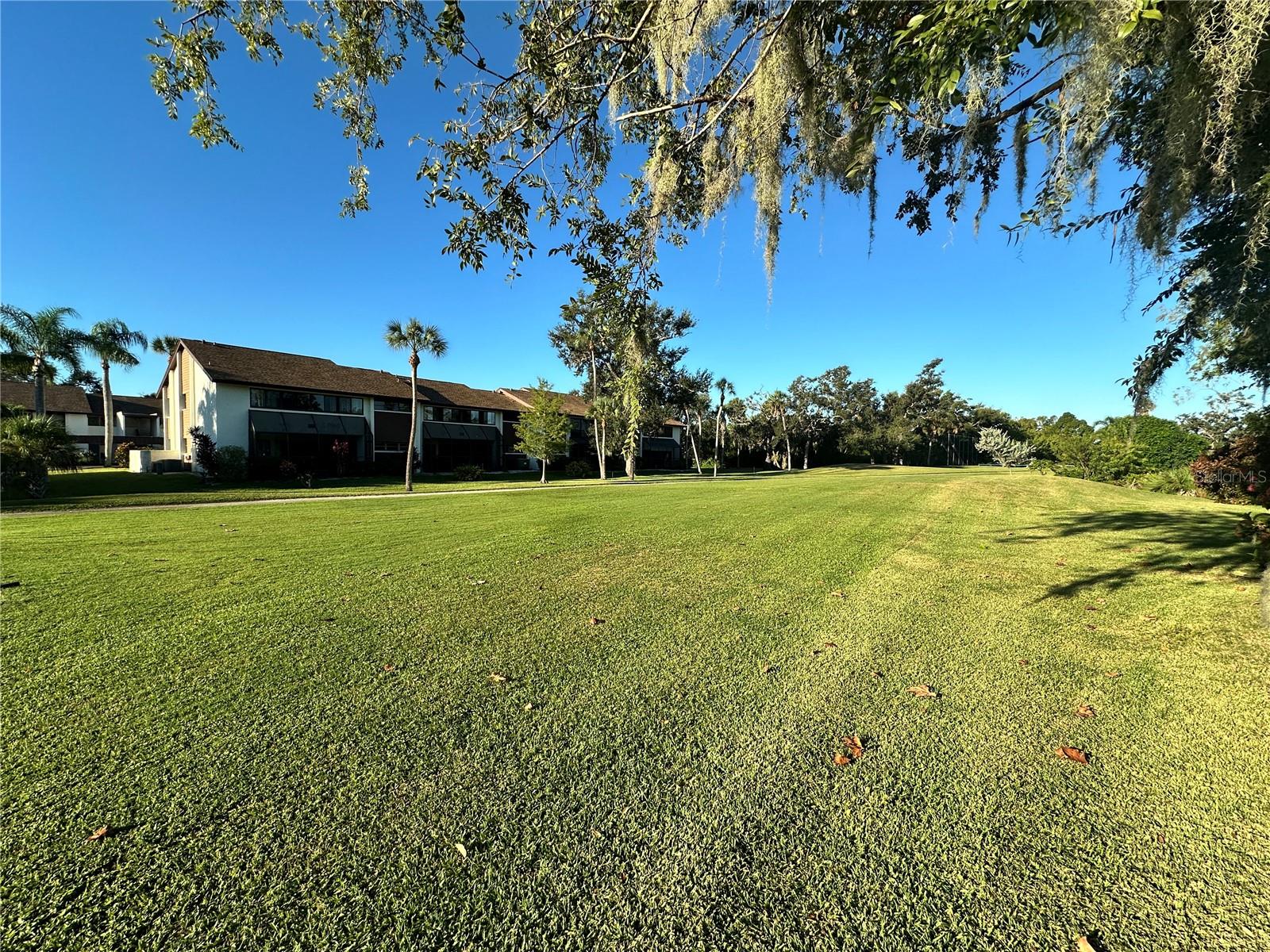 4572 RED MAPLE RD #901 — photo 24