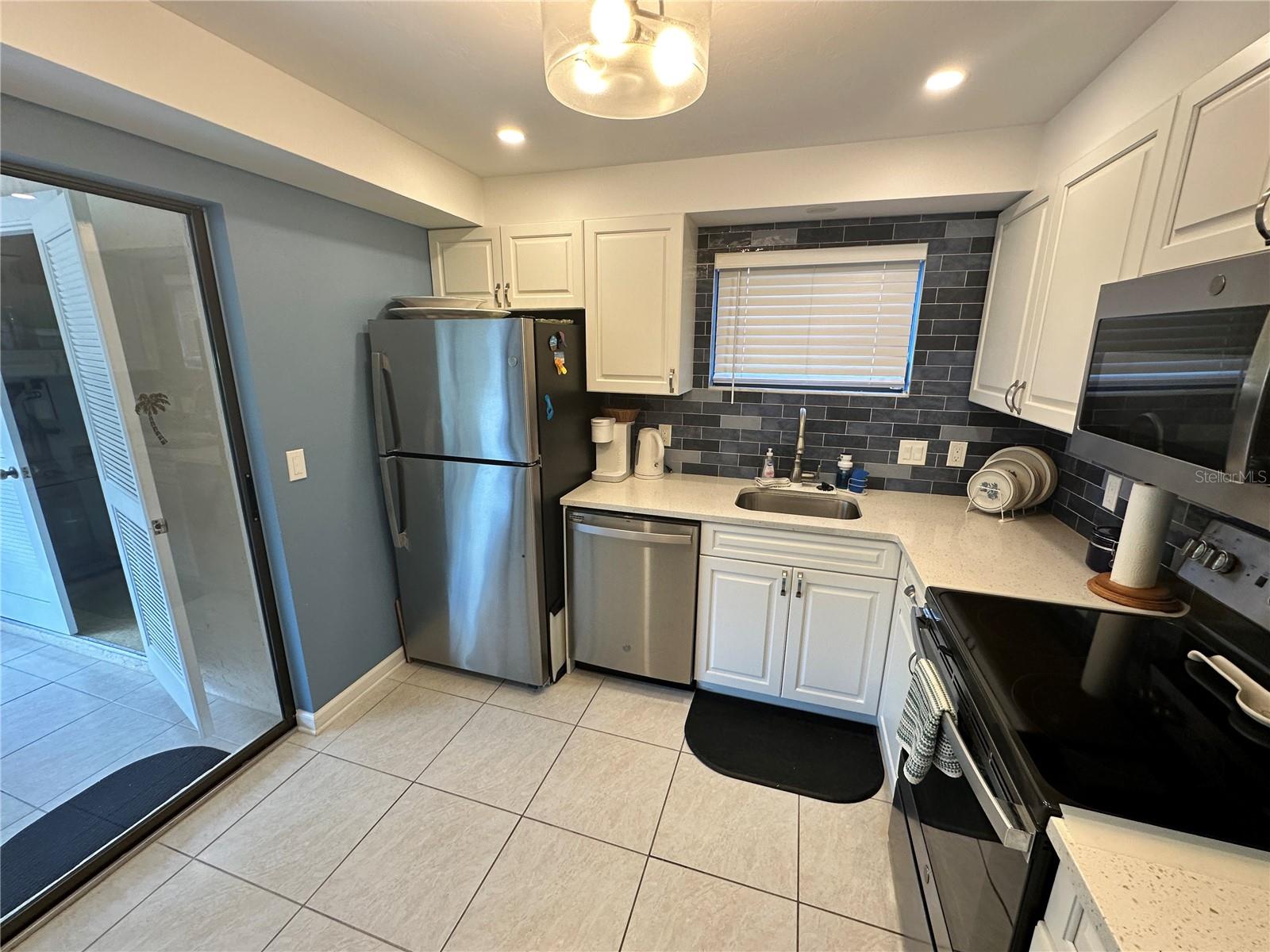 4572 RED MAPLE RD #901 — photo 9