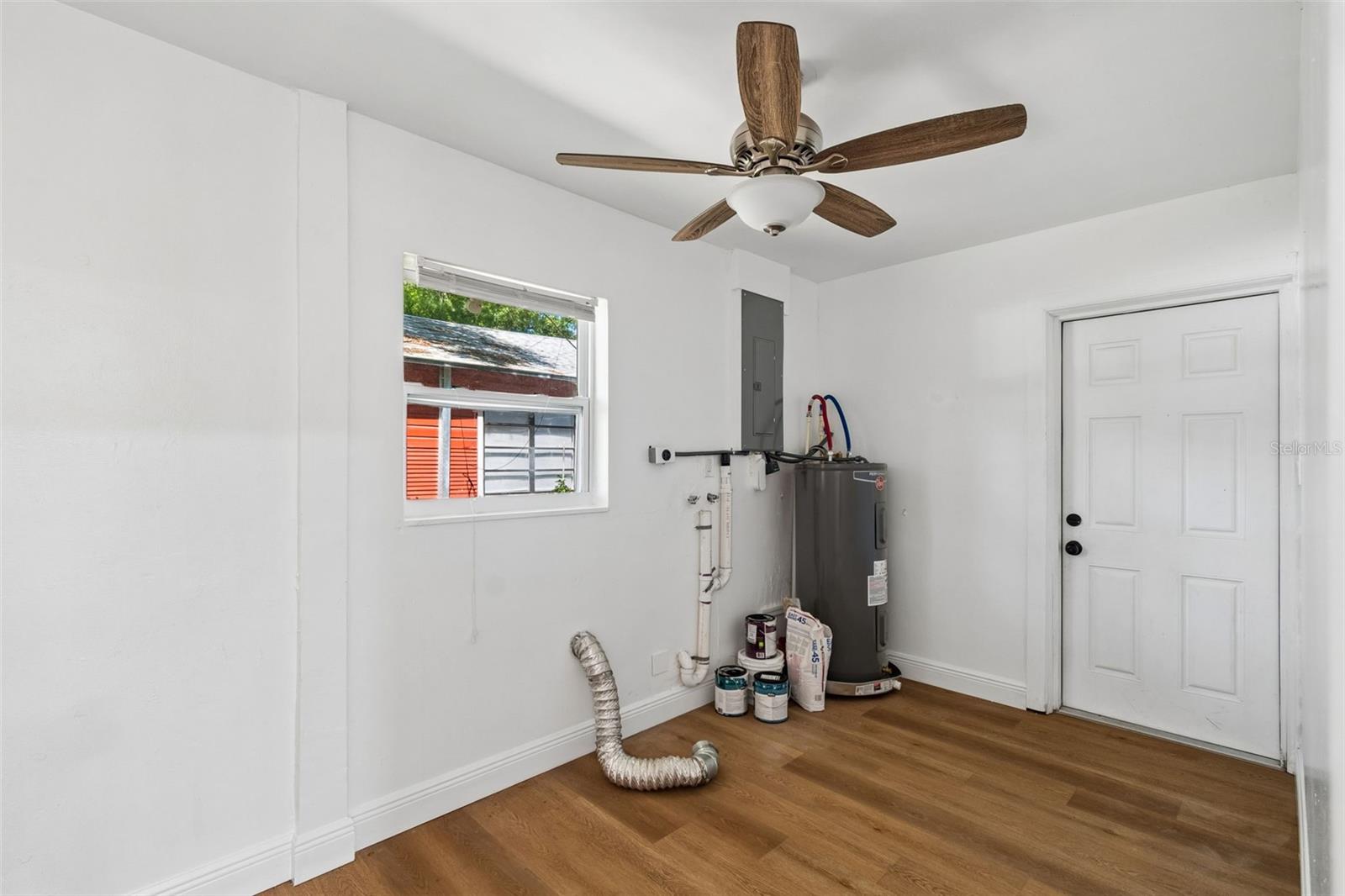 1212 E 24TH AVE — photo 34