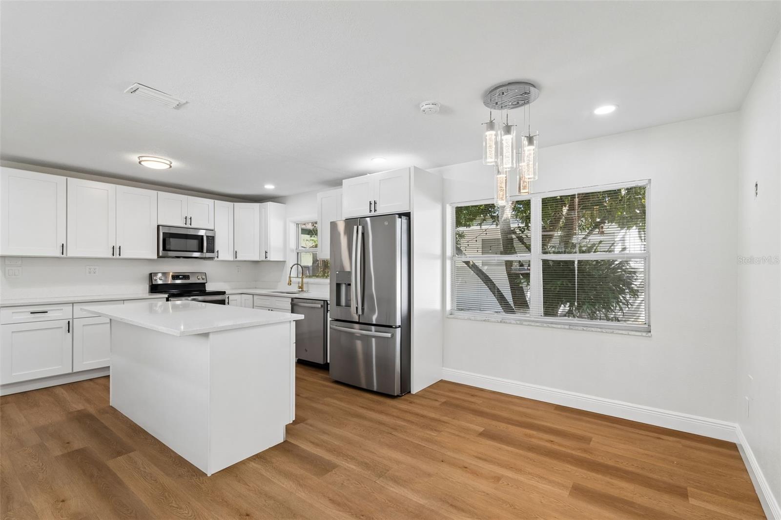 1212 E 24TH AVE — photo 9