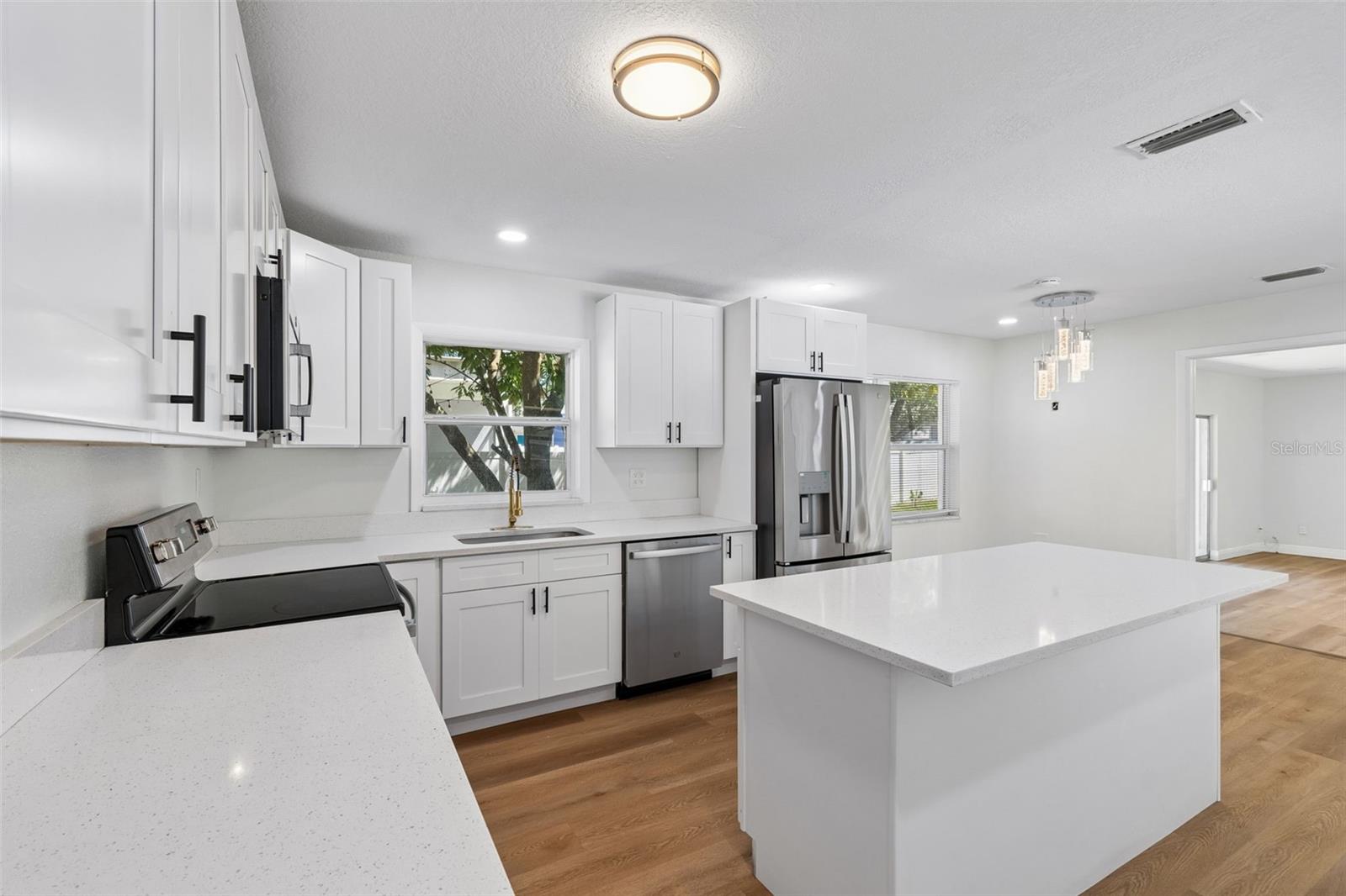 1212 E 24TH AVE — photo 14