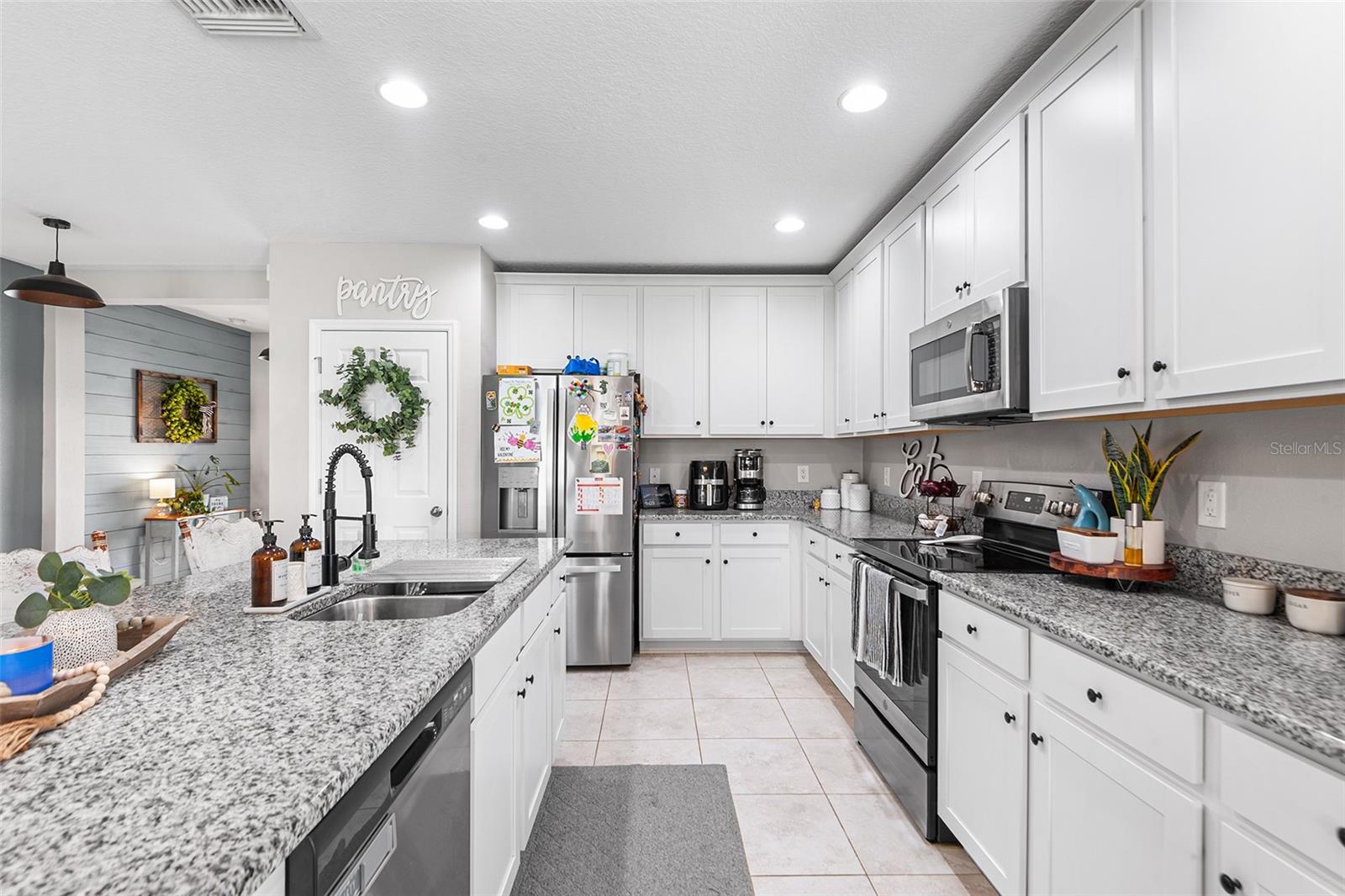 12960 CONQUISTADOR LOOP — photo 8