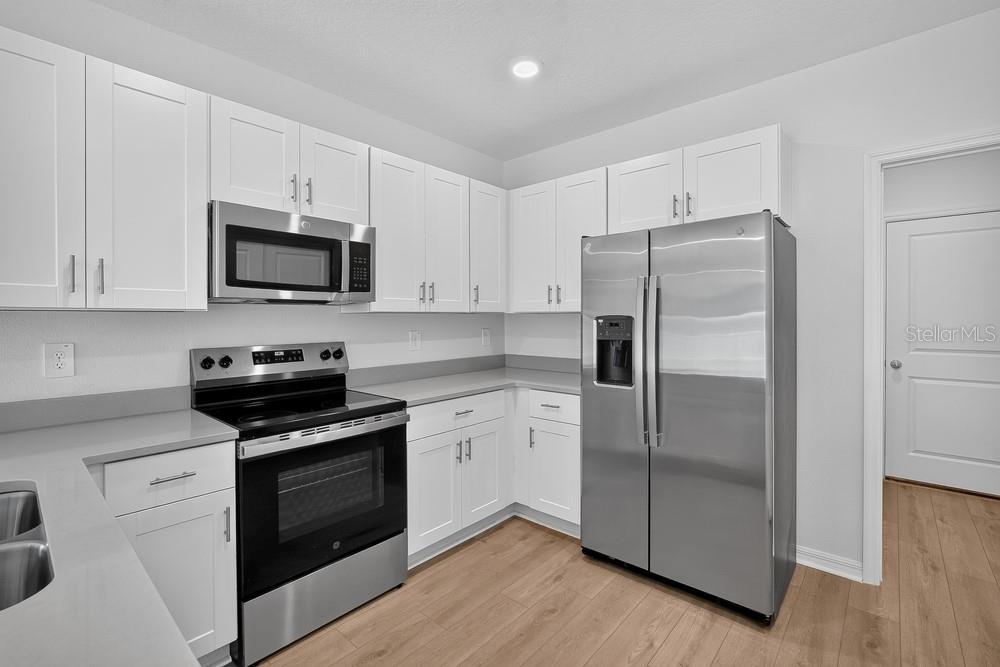 12219 TEMPEST LN — photo 11