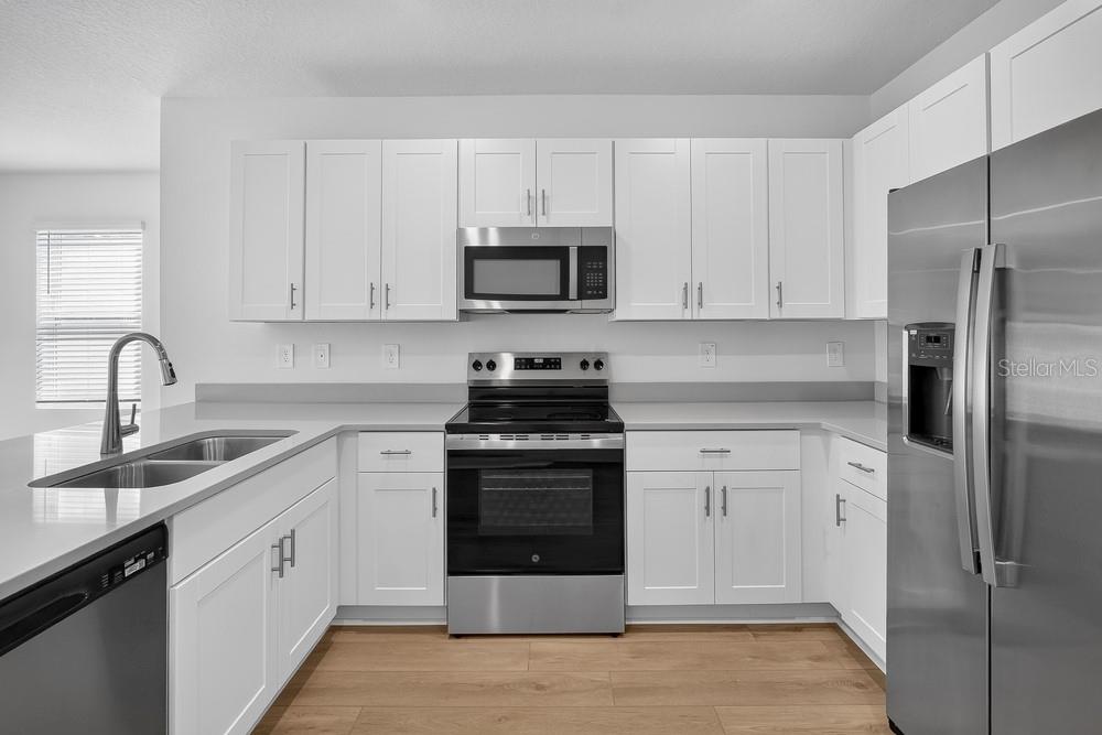 12219 TEMPEST LN — photo 9