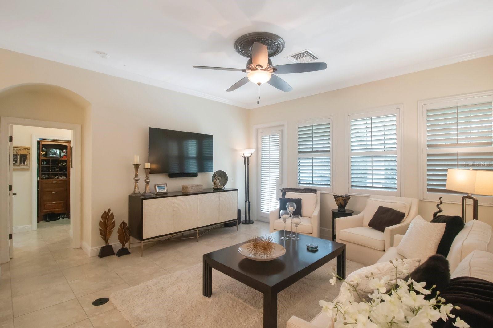 4884 YACHT CLUB DR — photo 2