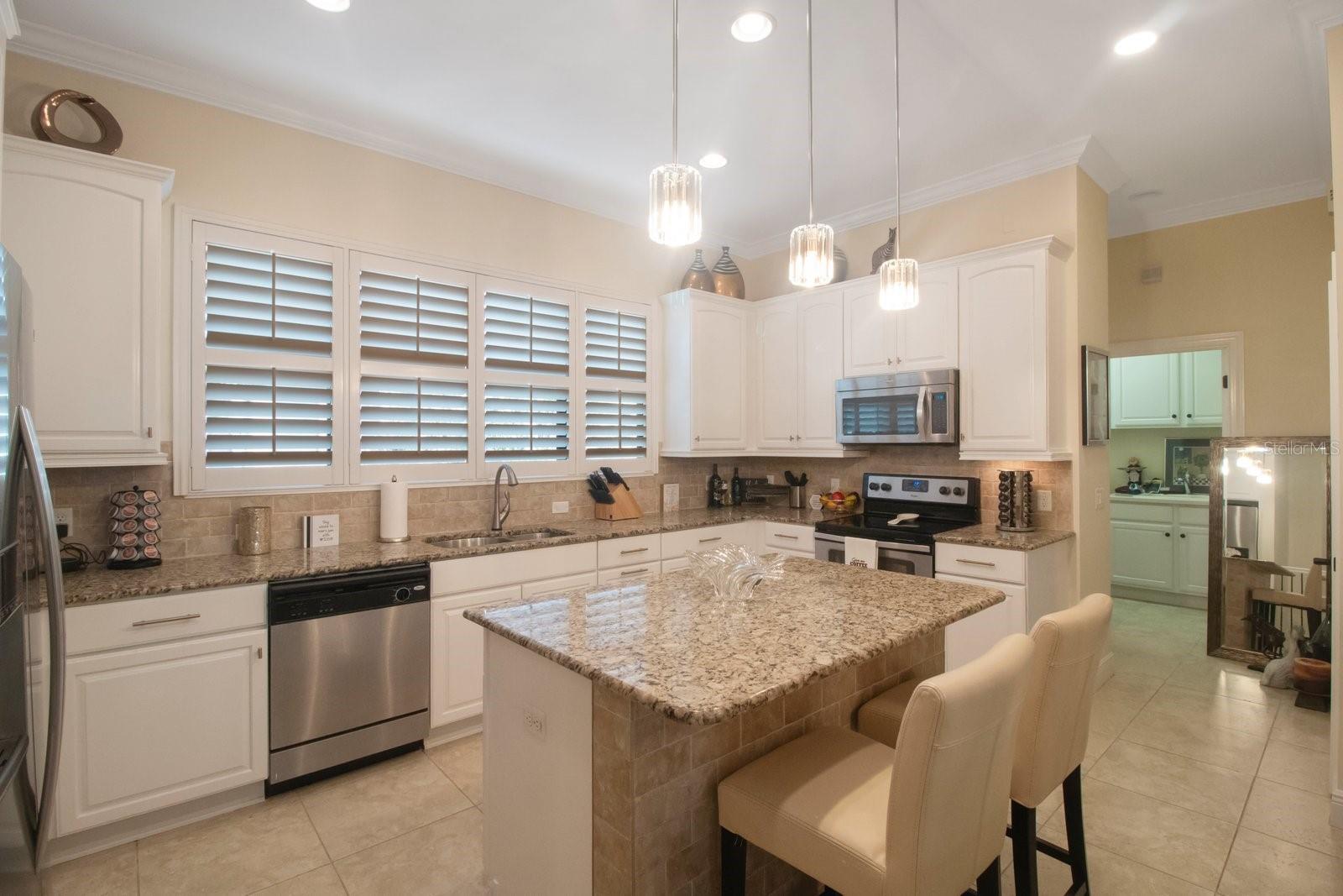 4884 YACHT CLUB DR — photo 3