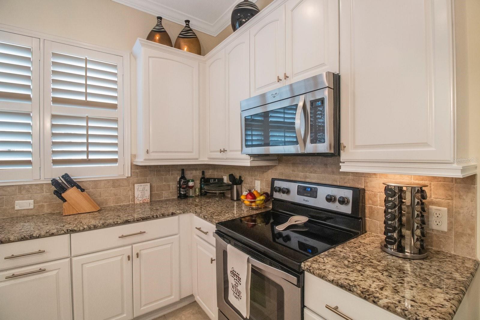 4884 YACHT CLUB DR — photo 9