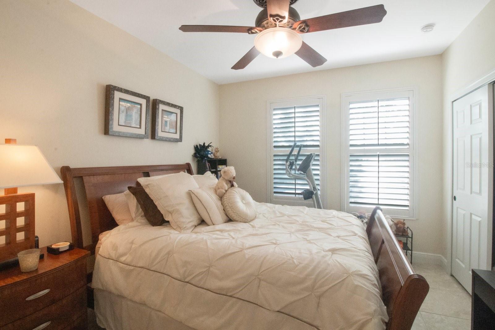 4884 YACHT CLUB DR — photo 29