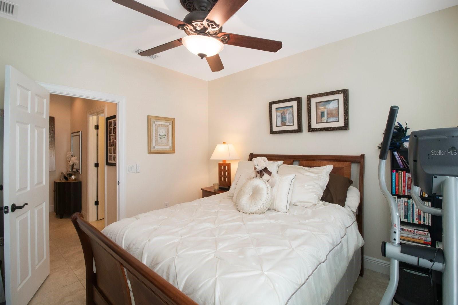 4884 YACHT CLUB DR — photo 28