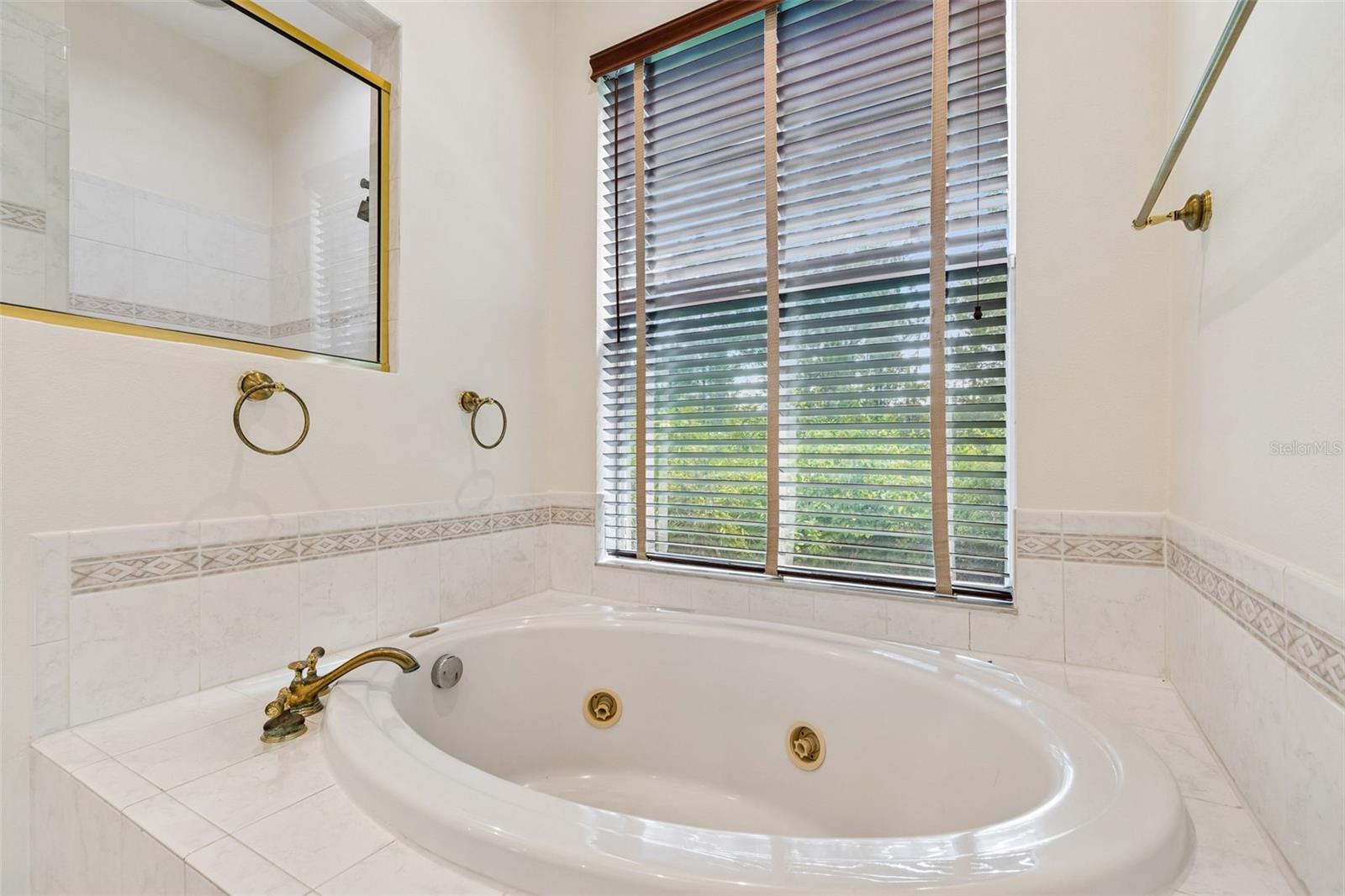 10102 DEERCLIFF DR — photo 29