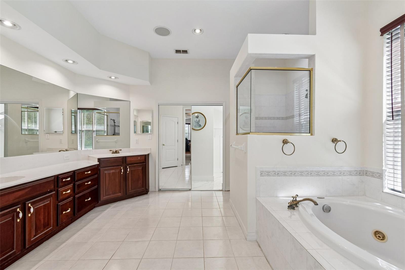 10102 DEERCLIFF DR — photo 28