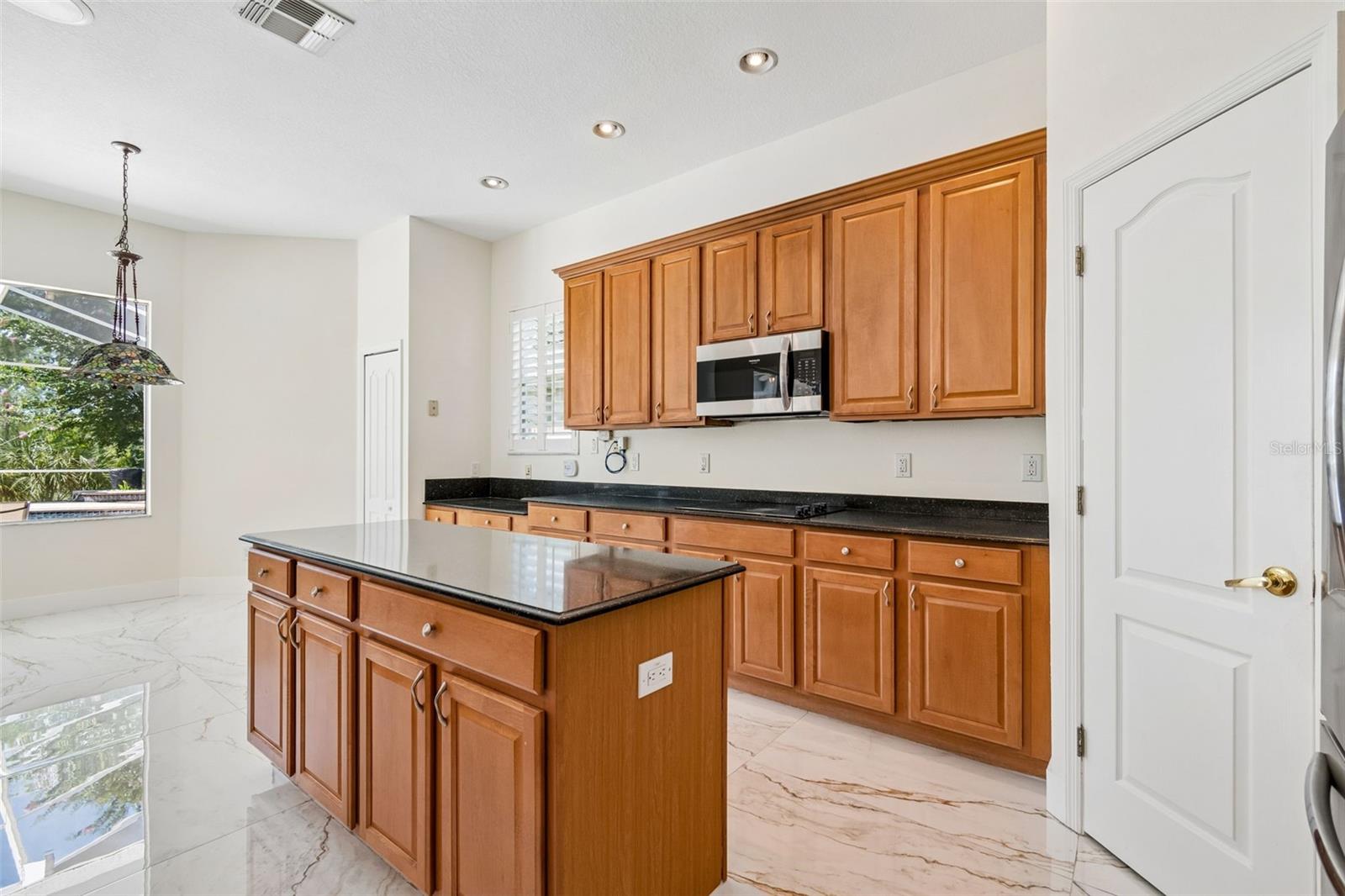 10102 DEERCLIFF DR — photo 18