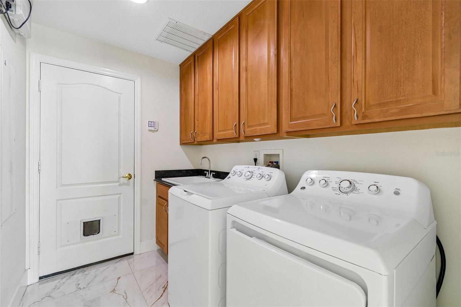 10102 DEERCLIFF DR — photo 35