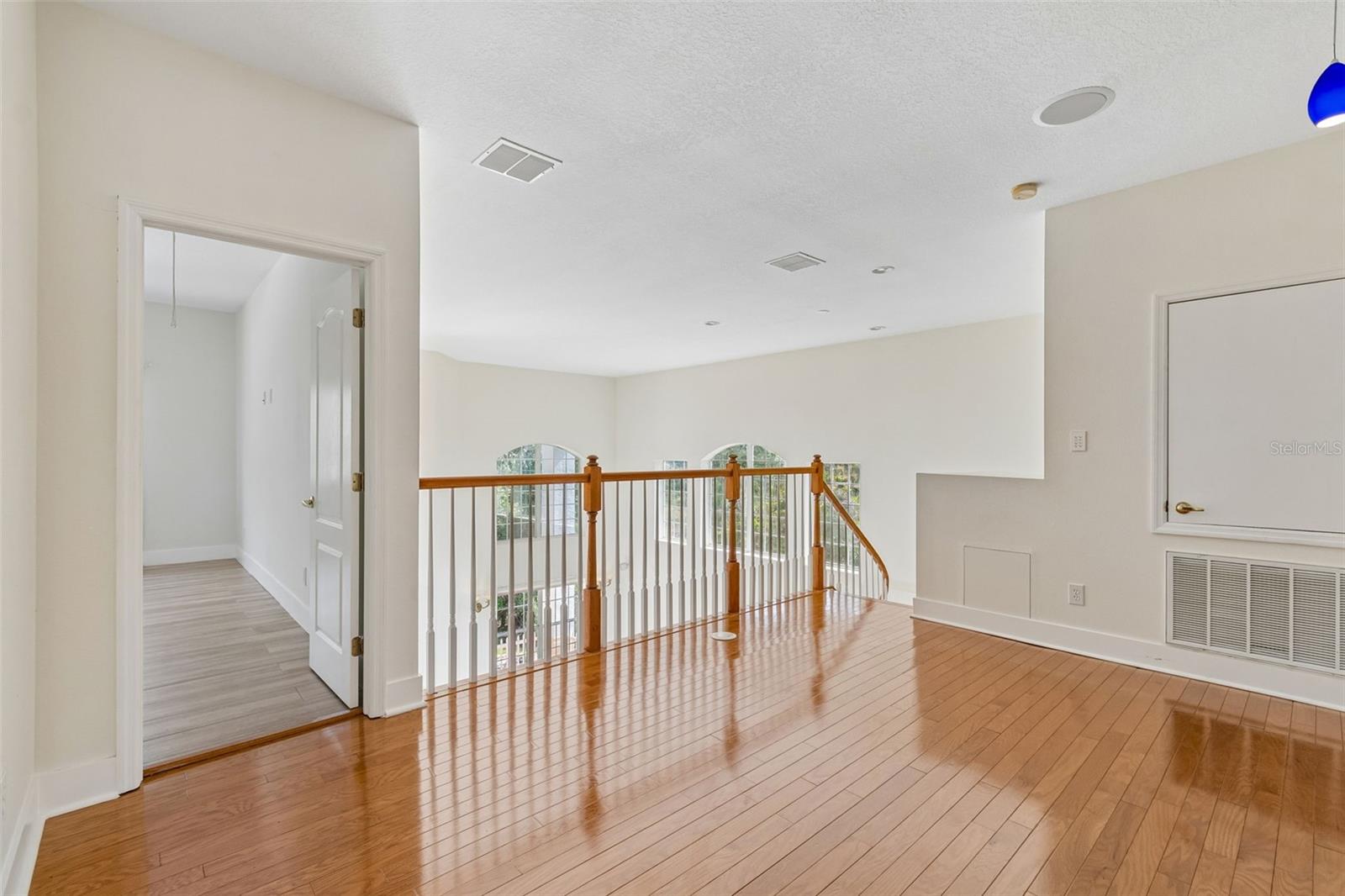10102 DEERCLIFF DR — photo 39