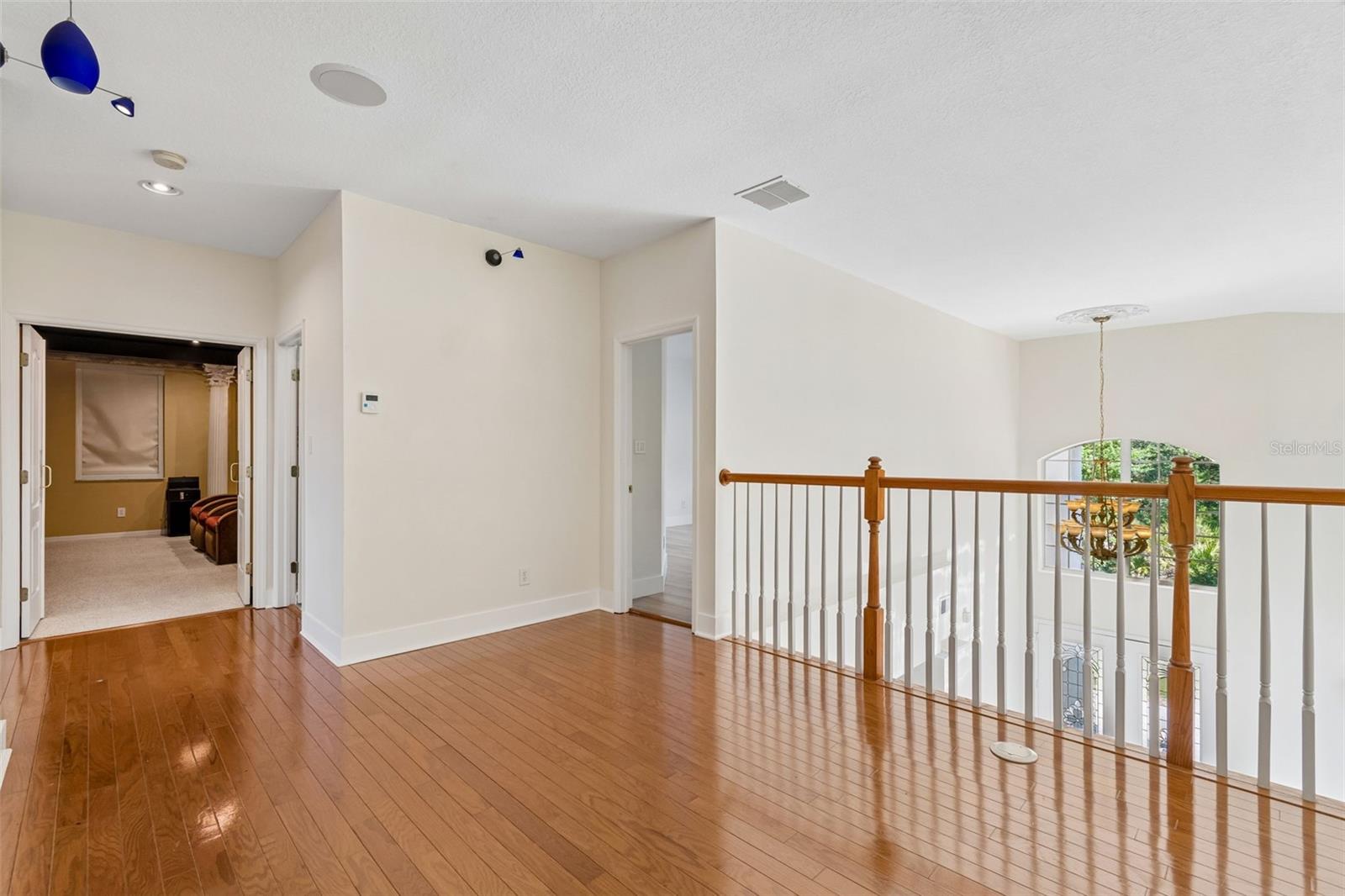 10102 DEERCLIFF DR — photo 38