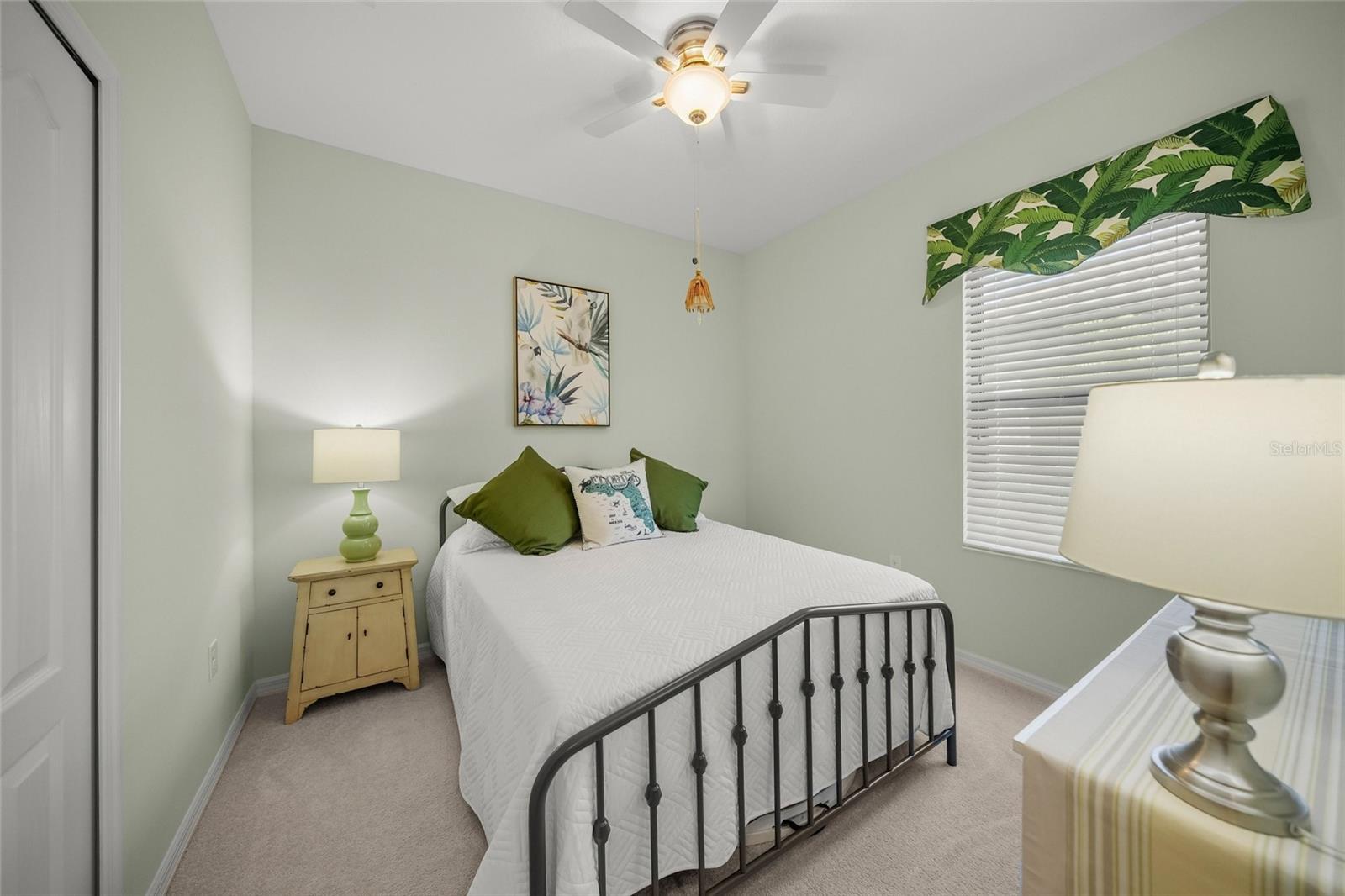 215 CASSANO DR — photo 32