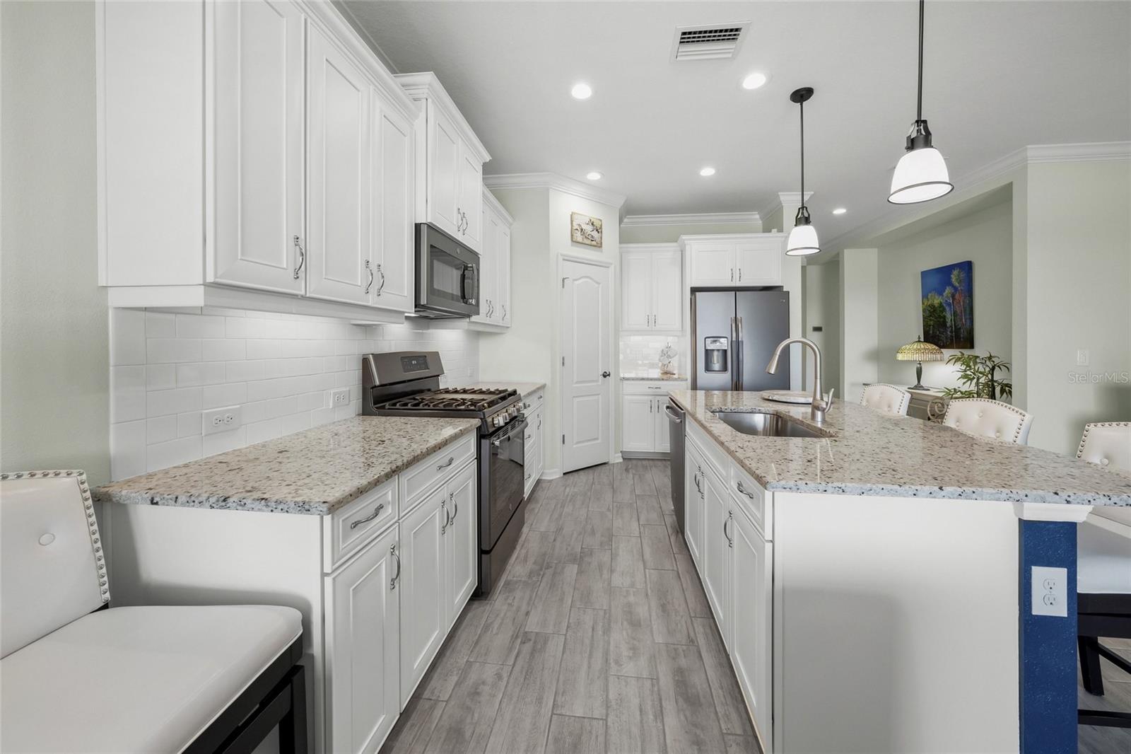 215 CASSANO DR — photo 21