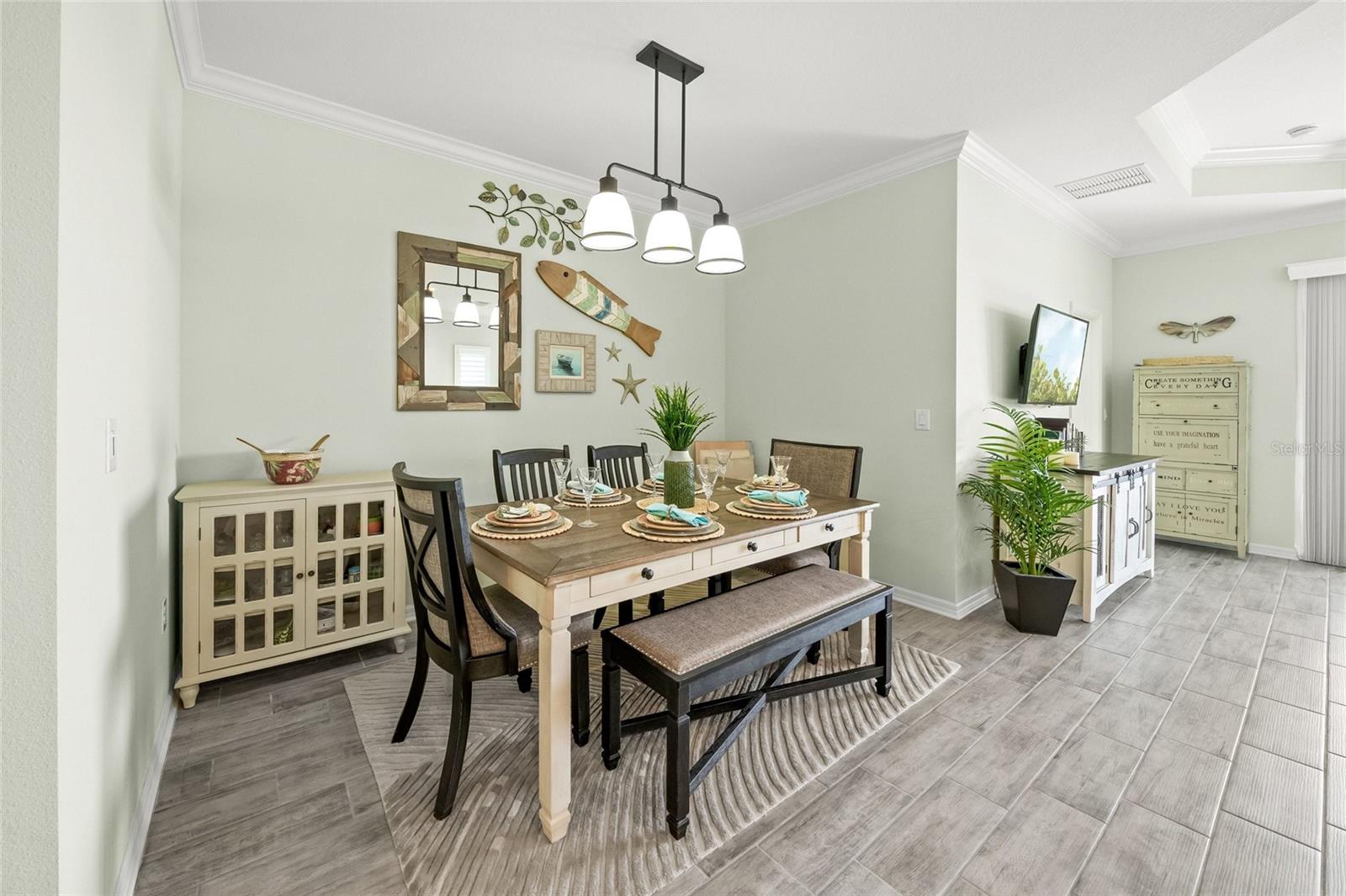 215 CASSANO DR — photo 22