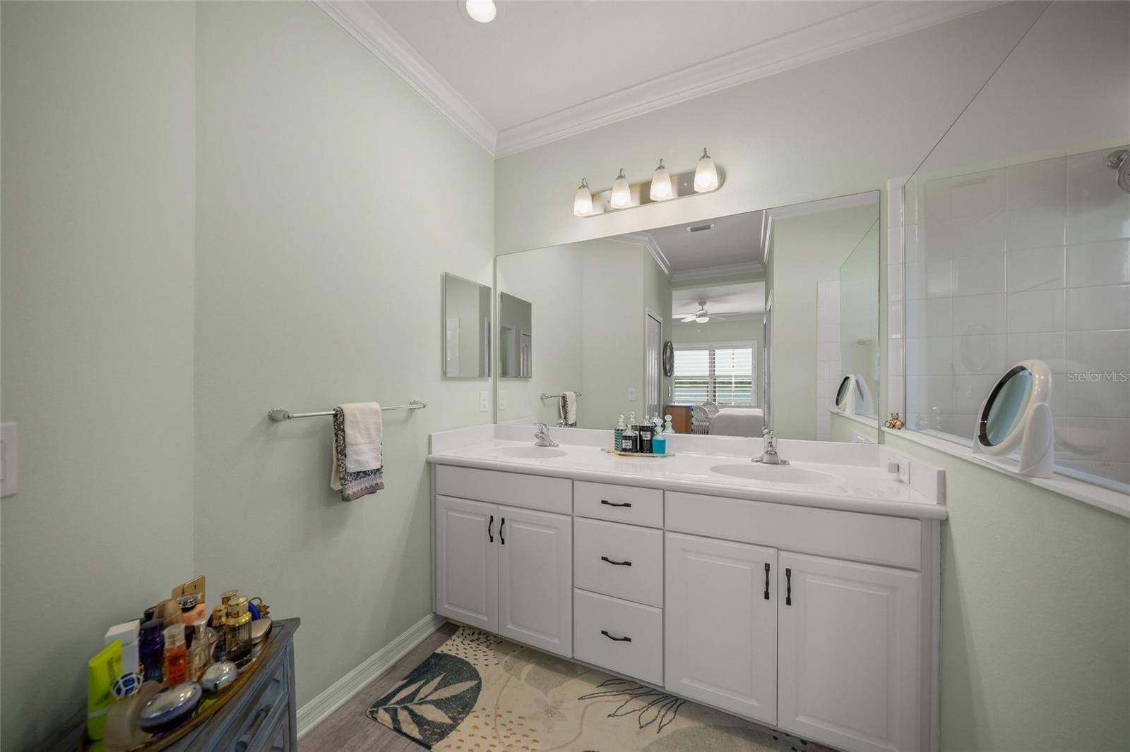 215 CASSANO DR — photo 31